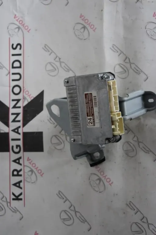 ΠΛΑΚΈΤΕΣ Toyota YARIS SCP90 2006 – 2011