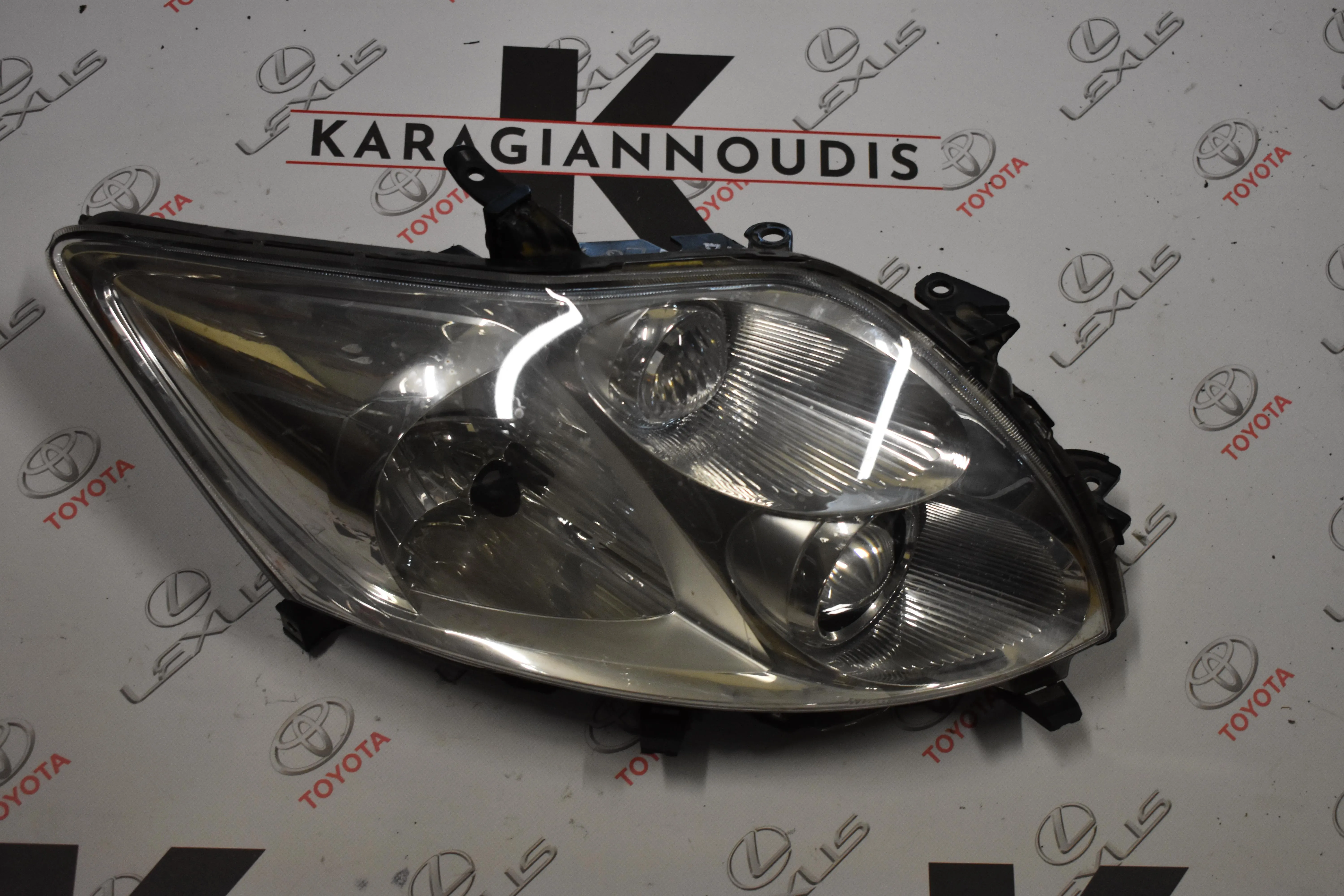 ΦΑΝΑΡΙ -Ε- ΔΕΞΙ  Toyota Auris 2007 – 2010