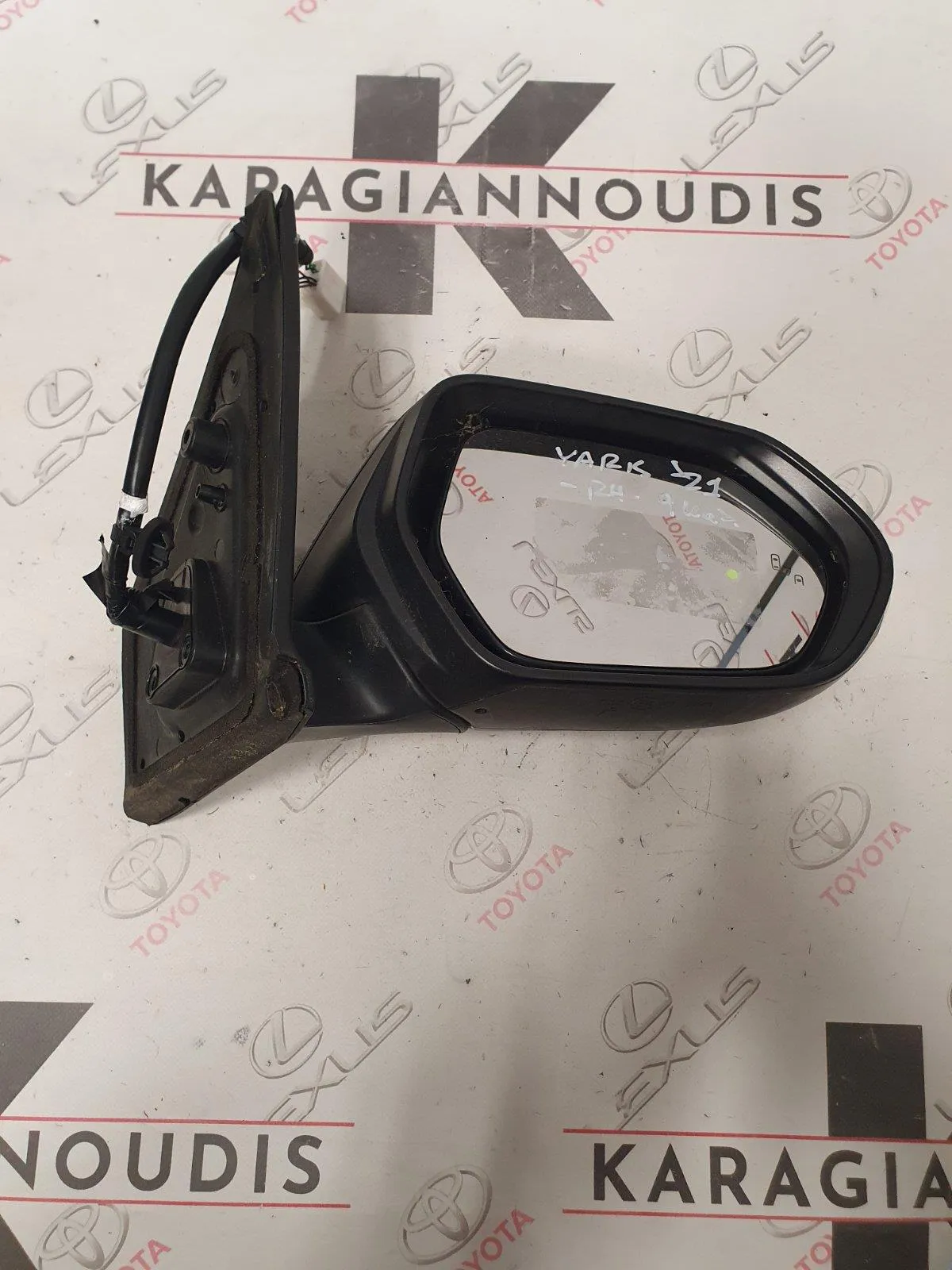 ΚΑΘΡΕΠΤΗΣ ΔΕΞΙΟΣ 6ΚΑΛ Toyota YARIS XP210 2020 – 2025