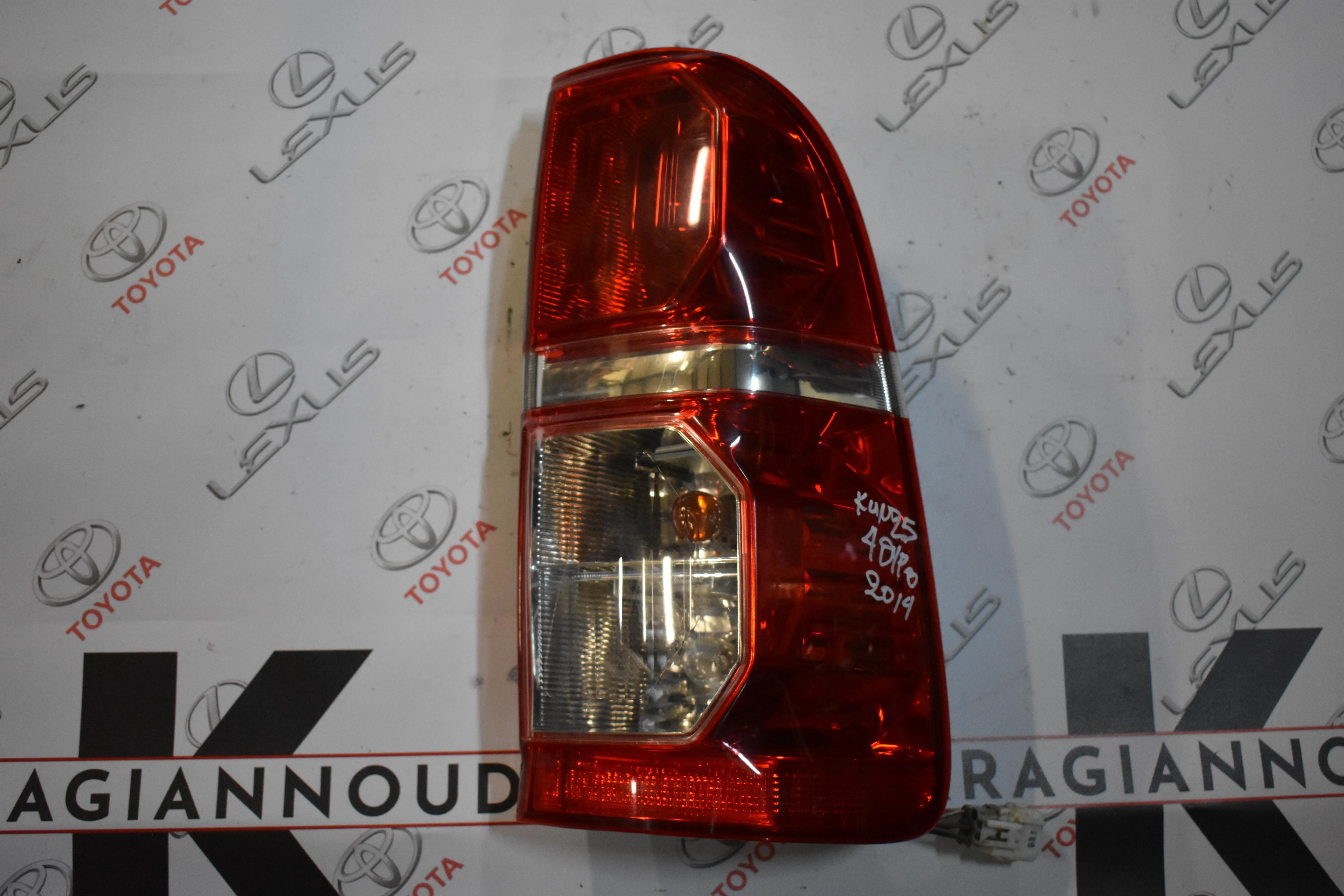 ΦΑΝΑΡΙ -Ο- ΔΕΞΙ Toyota HILUX KUN 15/25 2012 – 2015
