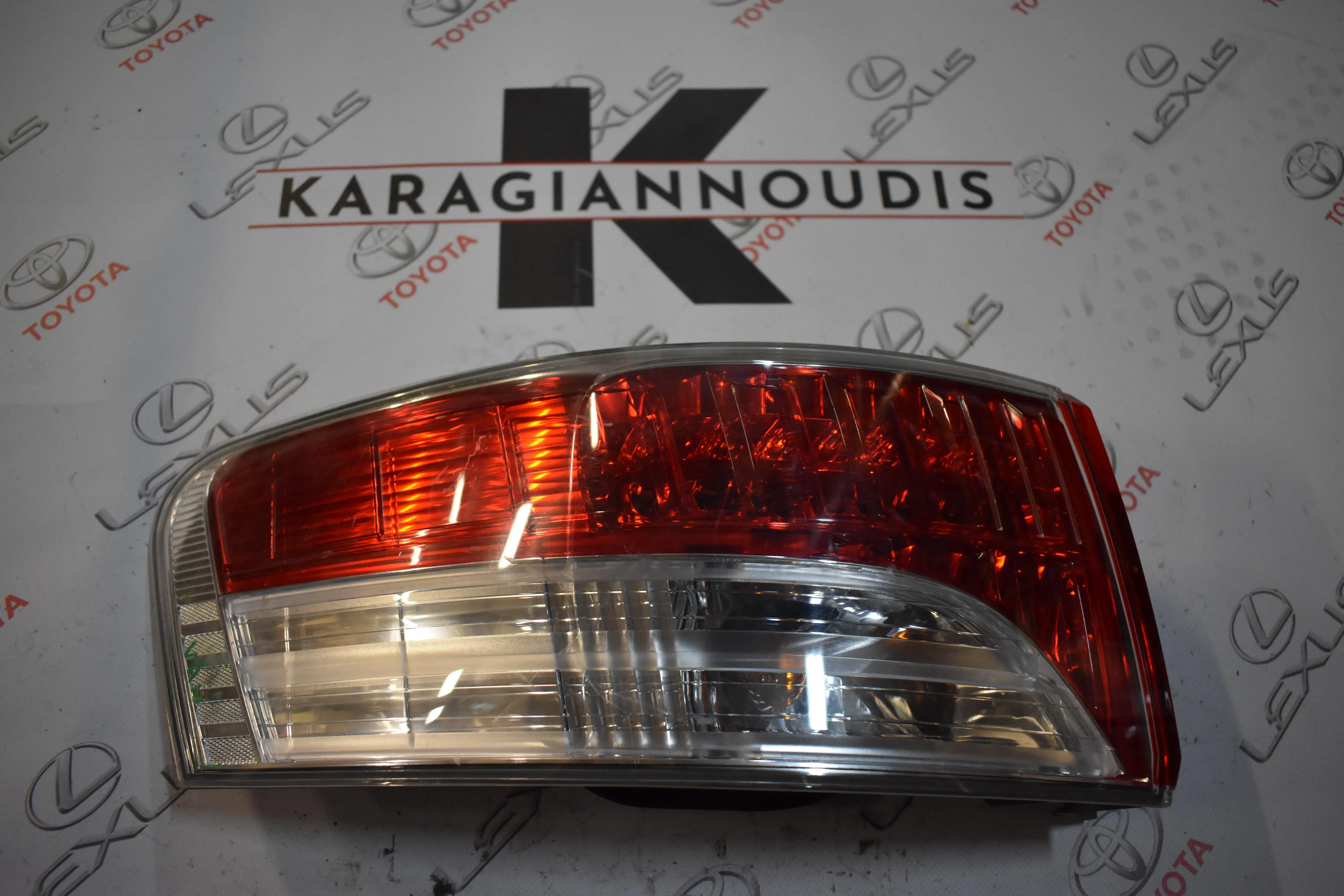 ΦΑΝΑΡΙ -Ο- ΑΡΙΣΤΕΡΟ Toyota AVENSIS VAN 2009 – 2013