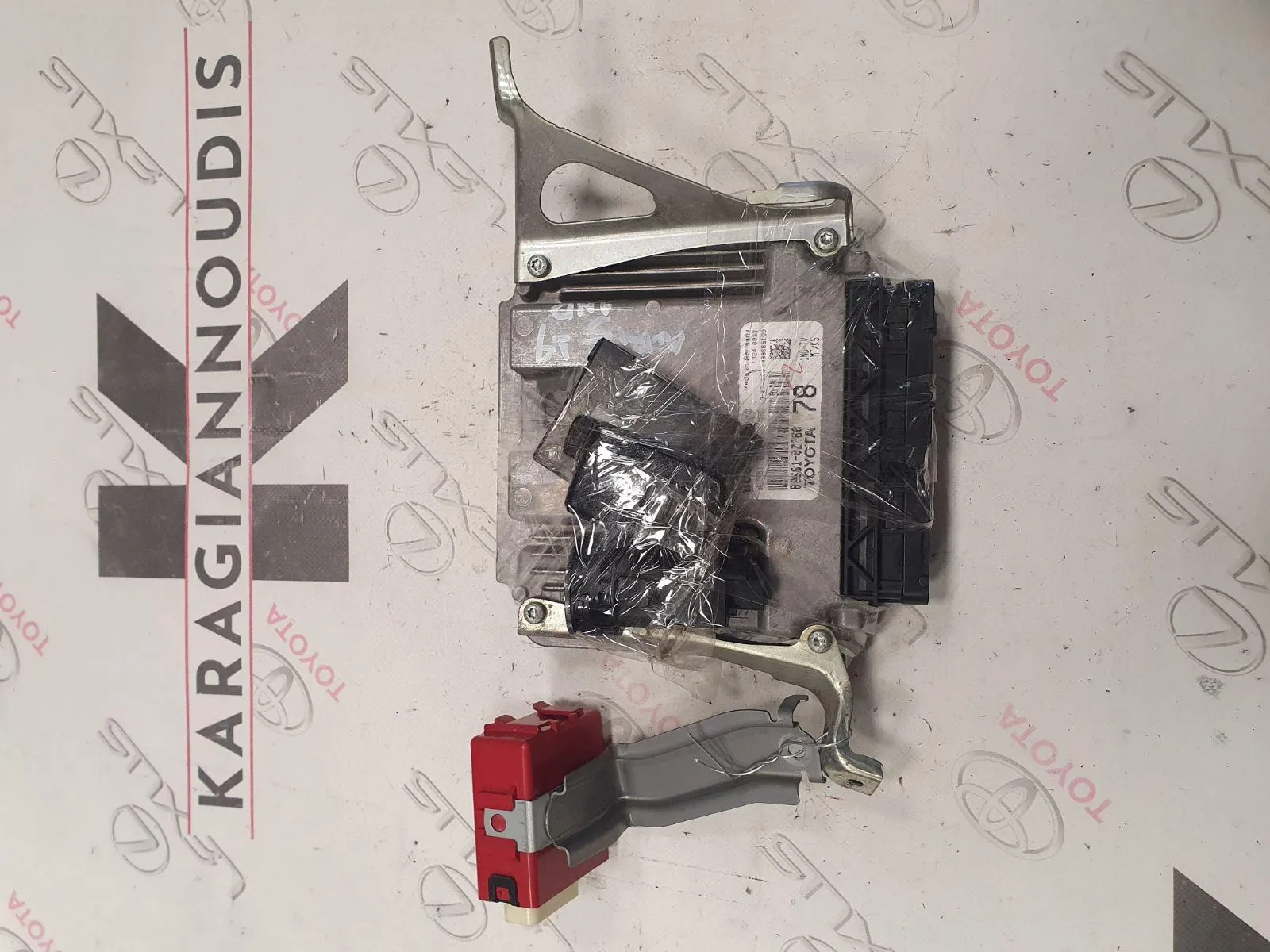 ΕΓΚΈΦΑΛΟΣ + ΚΊΤ Toyota Auris 2012 – 2015