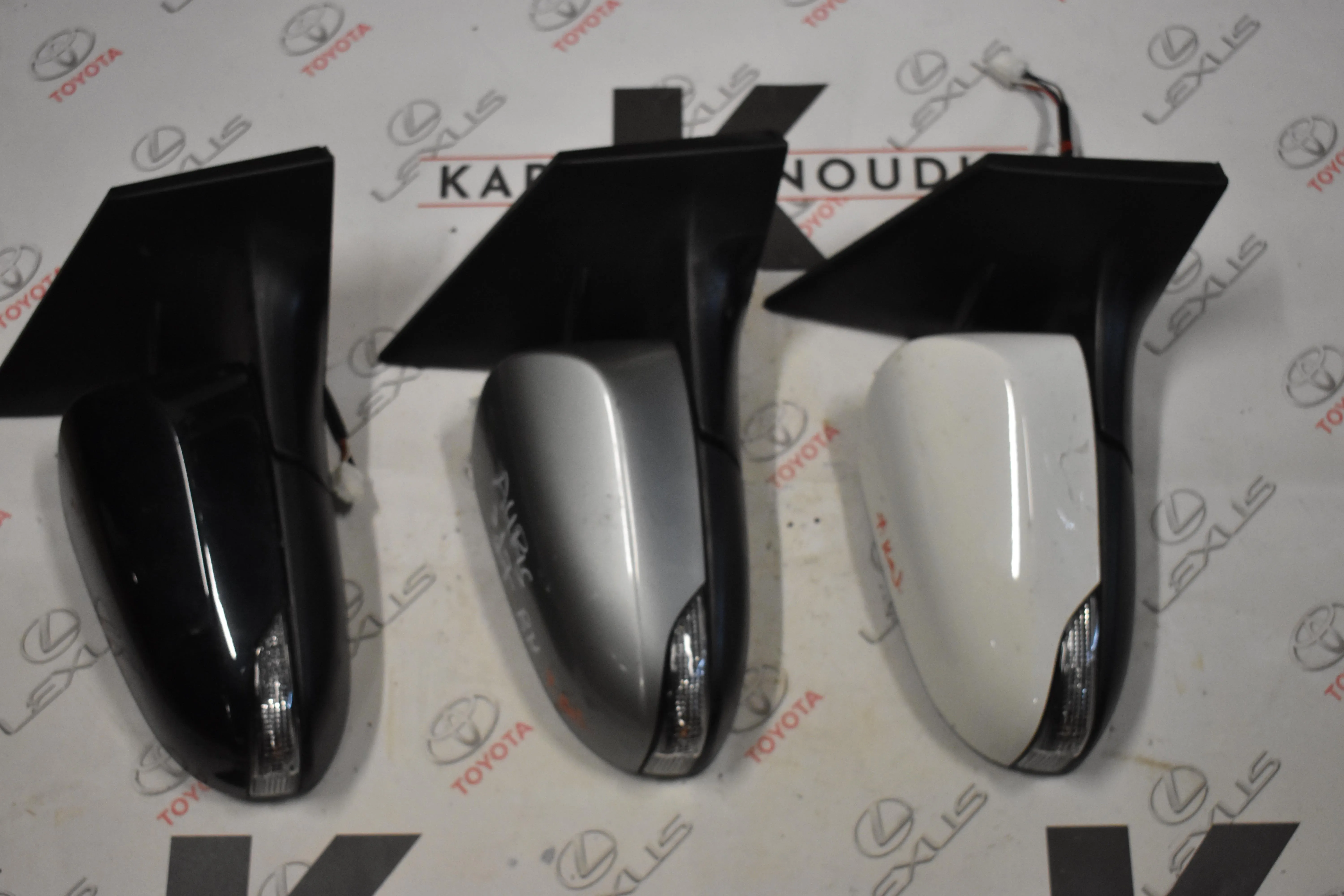 ΚΑΘΡΕΠΤΗΣ ΔΕΞΙΟΣ 7ΚΑΛ Toyota Auris 2012 – 2017