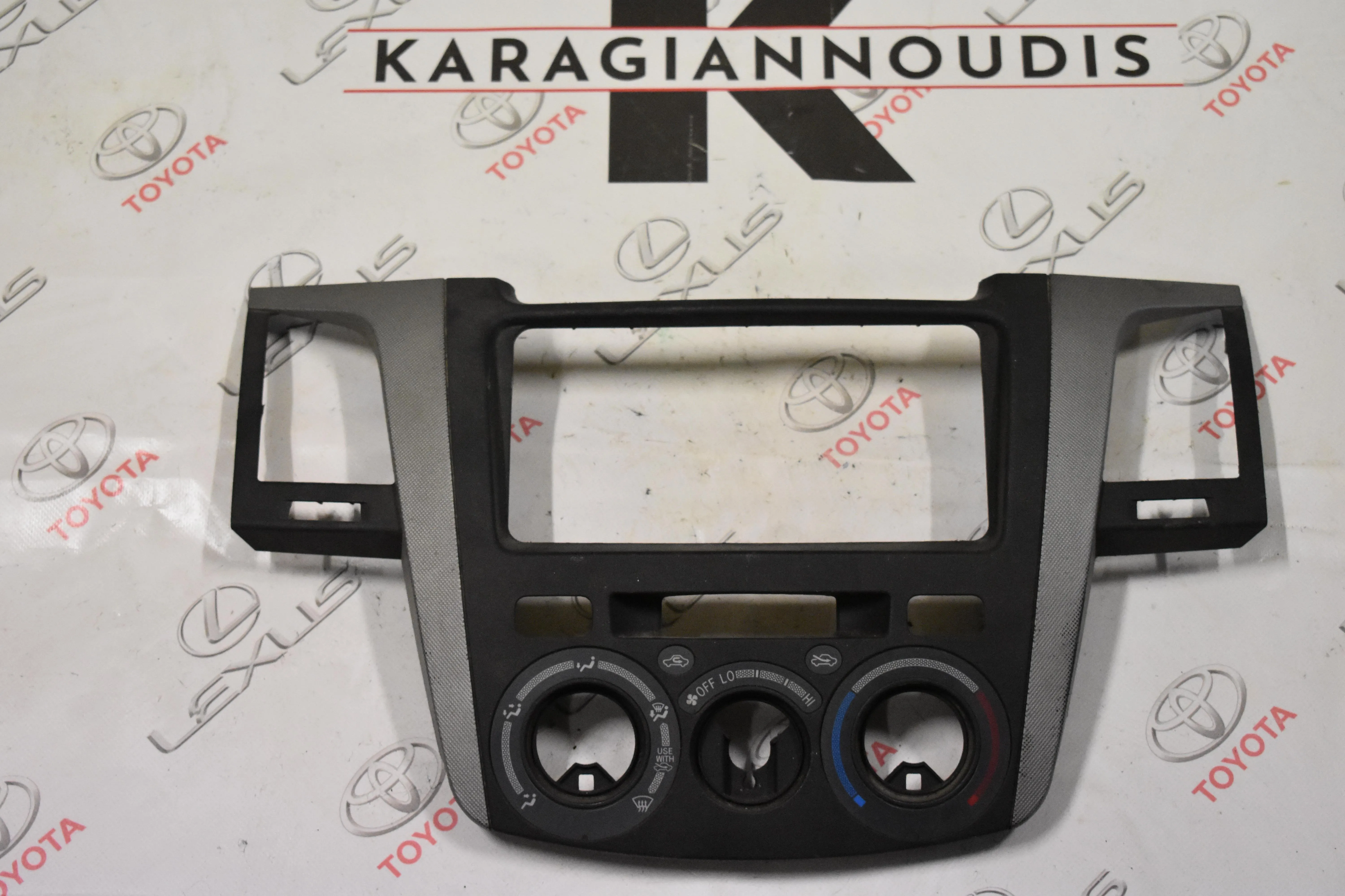 ΚΟΝΣΟΛΑ Toyota Hilux 2006 – 2012