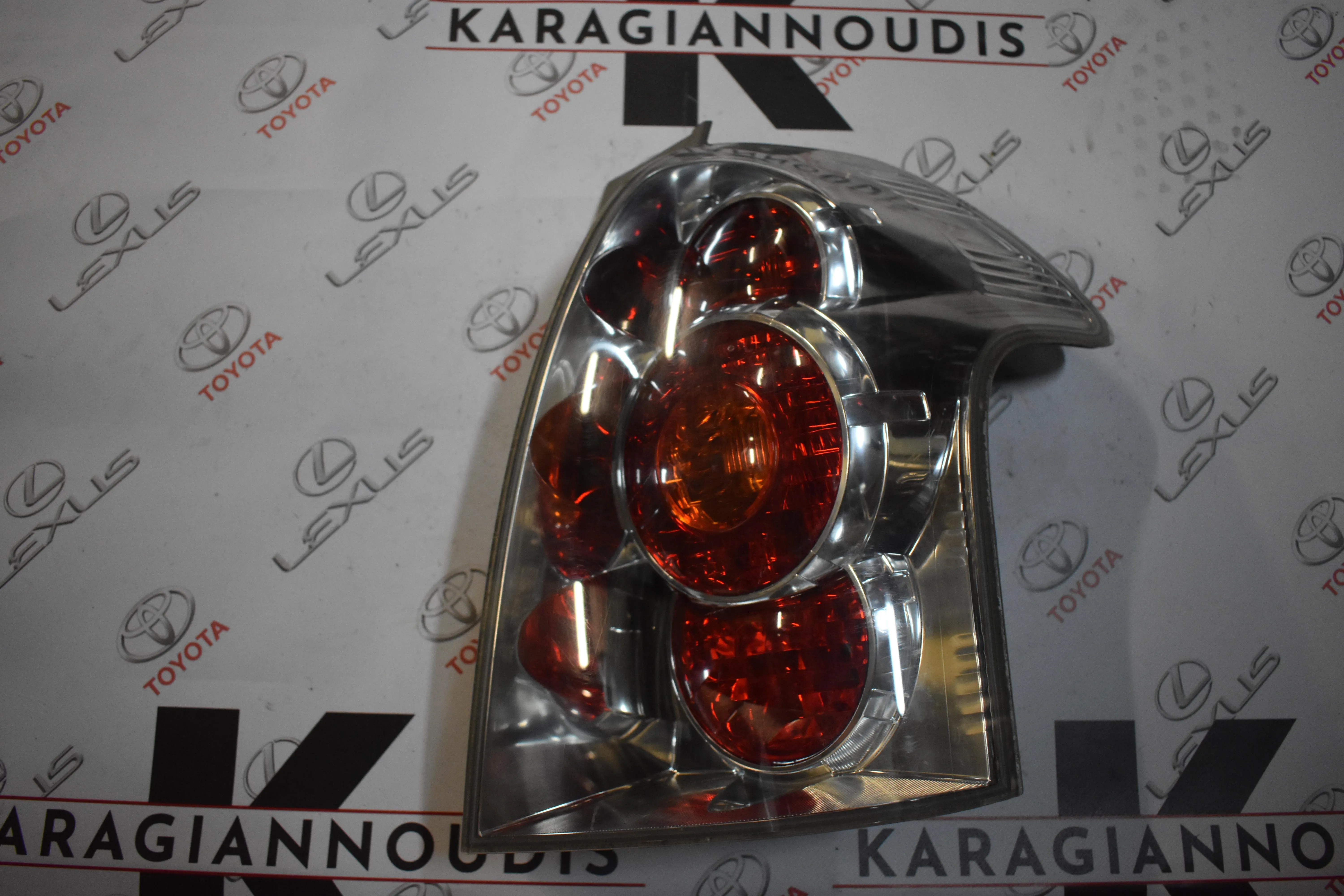 ΦΑΝΑΡΙ -Ο- ΔΕΞΙ Toyota Corolla Verso 2004 – 2007