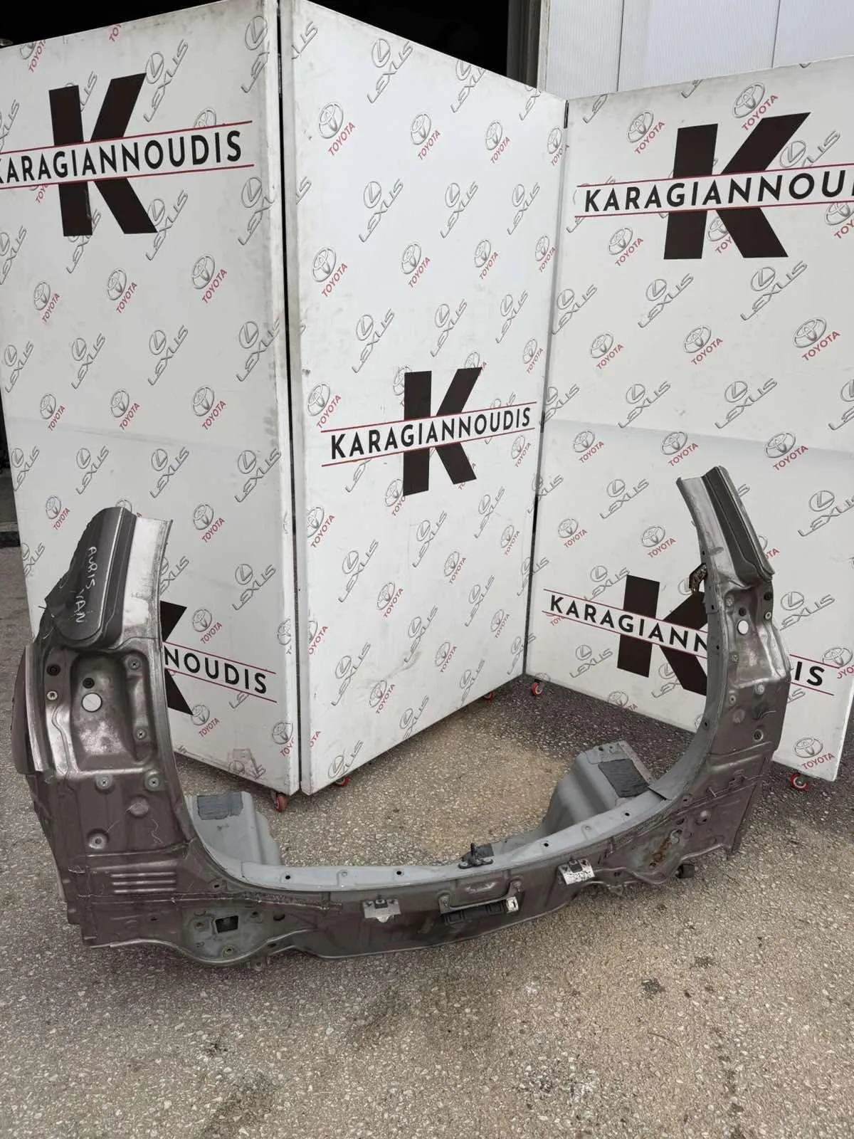 ΠΙΣΩ ΠΟΔΙΑ Toyota AURIS  VAN 2013 – 2018