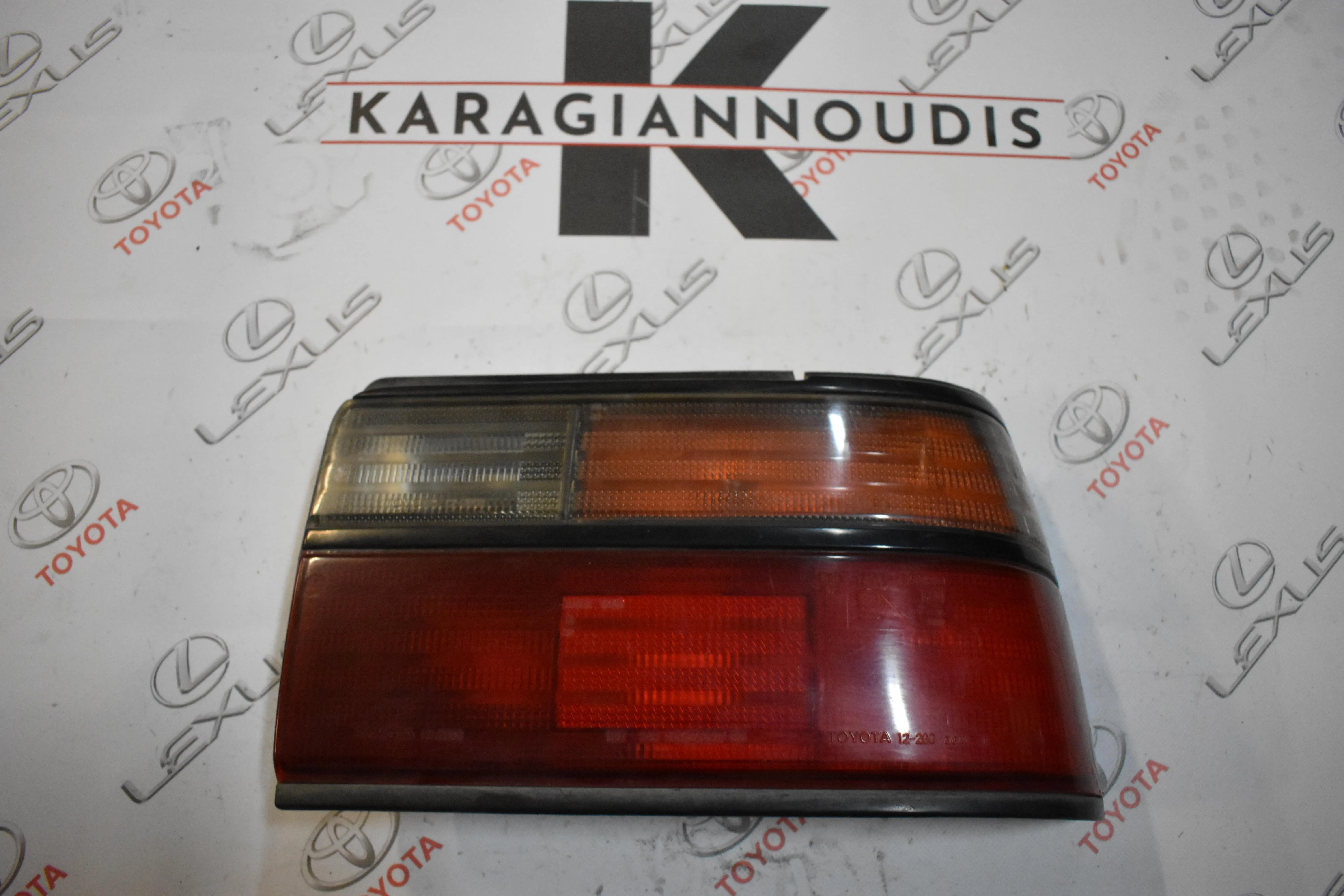 ΦΑΝΑΡΙ -Ο- ΔΕΞΙ Toyota COROLLA EE90 SDN 1989 – 1992