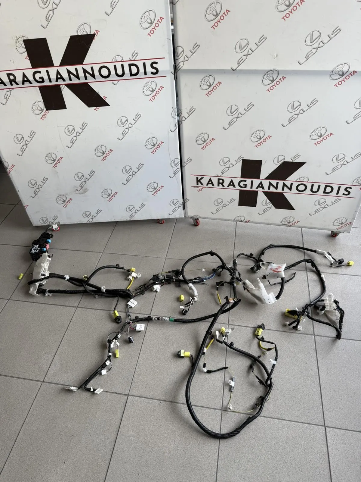 ΠΛΕΞΟΥΔΑ ΜΙΑΜΙΣΗ ΚΑΜΠΙΝΑ Toyota HILUX GUN 125 2020 – 2023