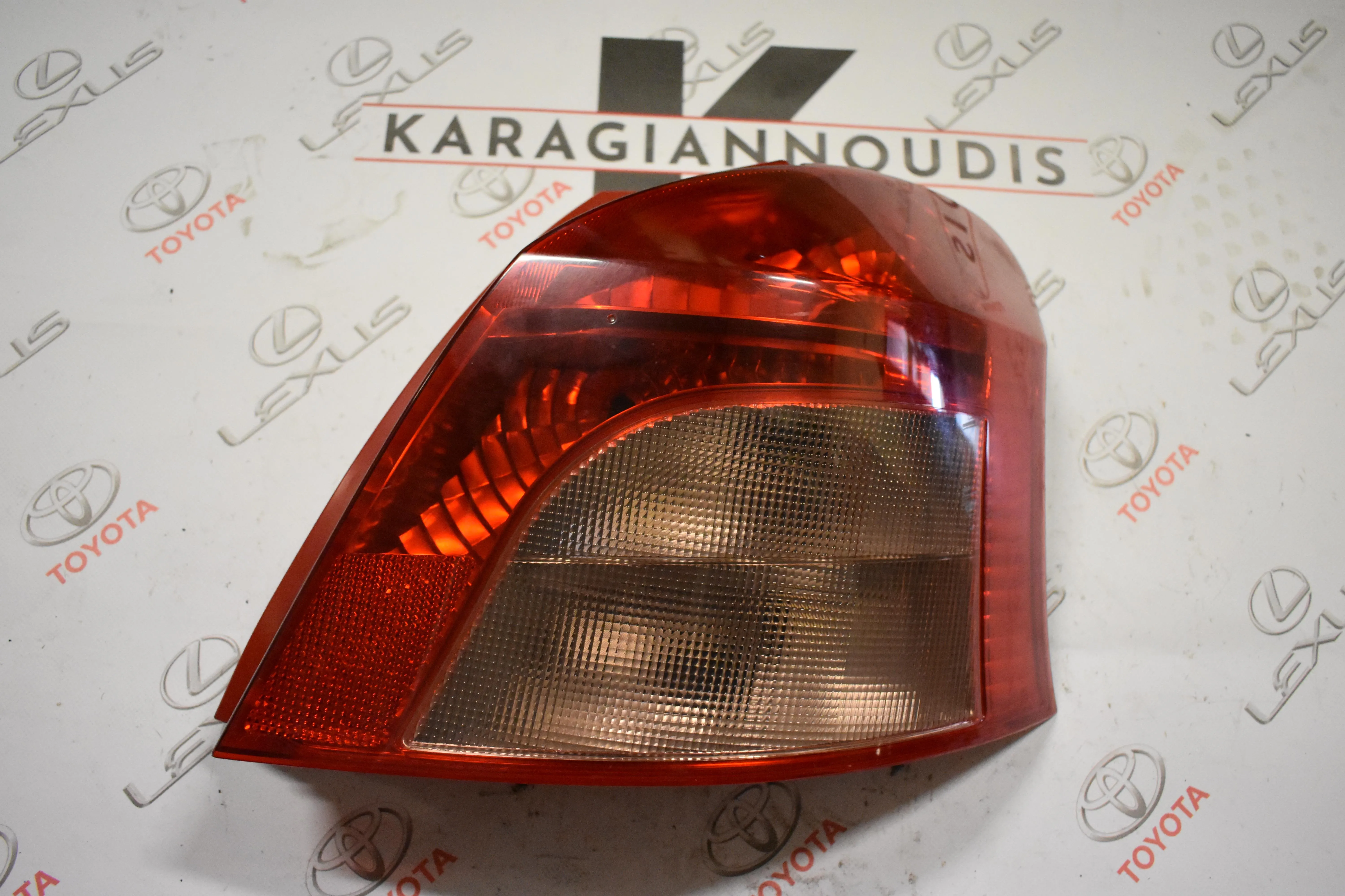 ΦΑΝΑΡΙ -Ο- ΔΕΞΙ Toyota YARIS SCP90 2006 – 2009