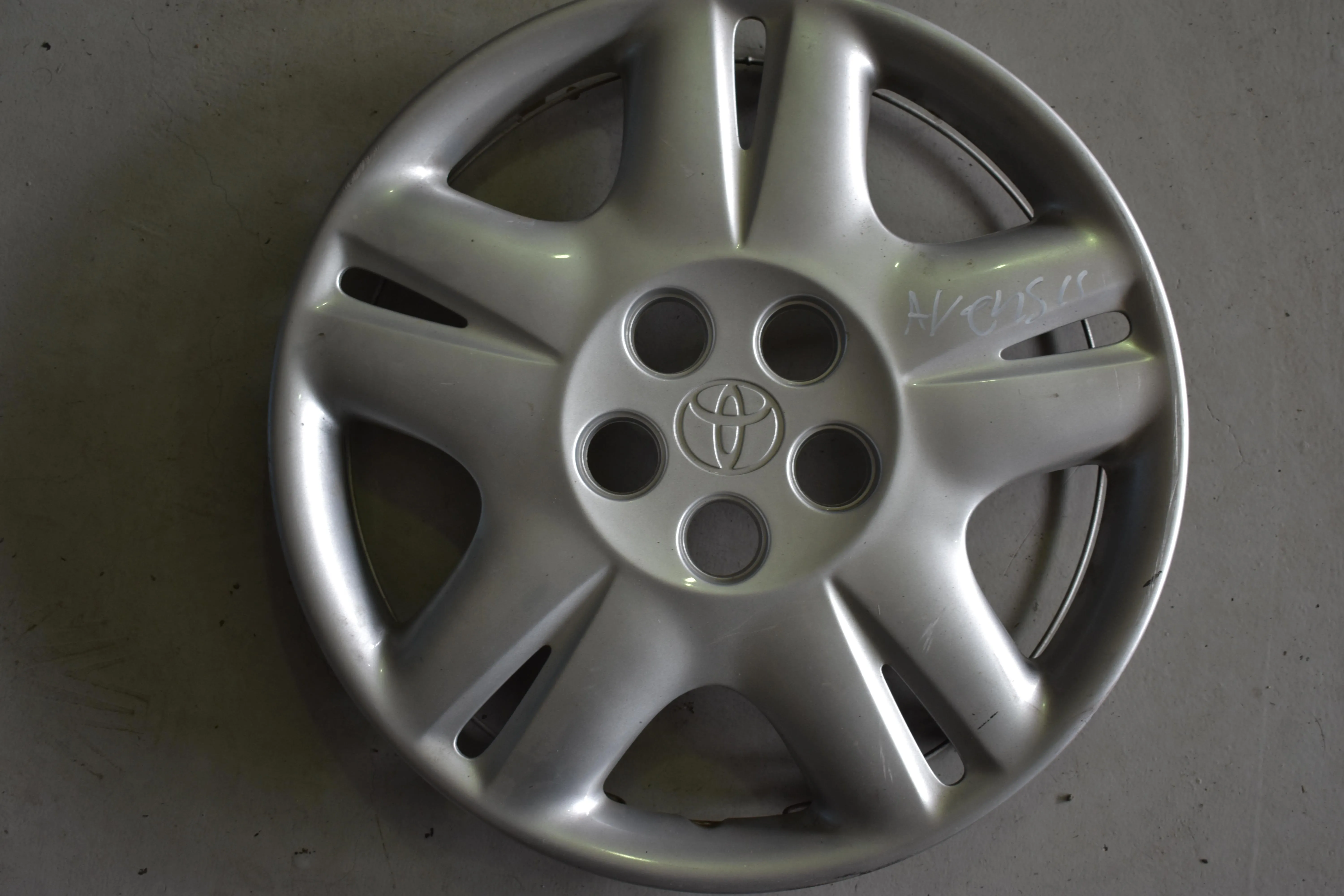 ΤΑΣΙΑ ΖΑΝΤΑΣ 15ΑΡΕΣ Toyota Avensis 1997 –