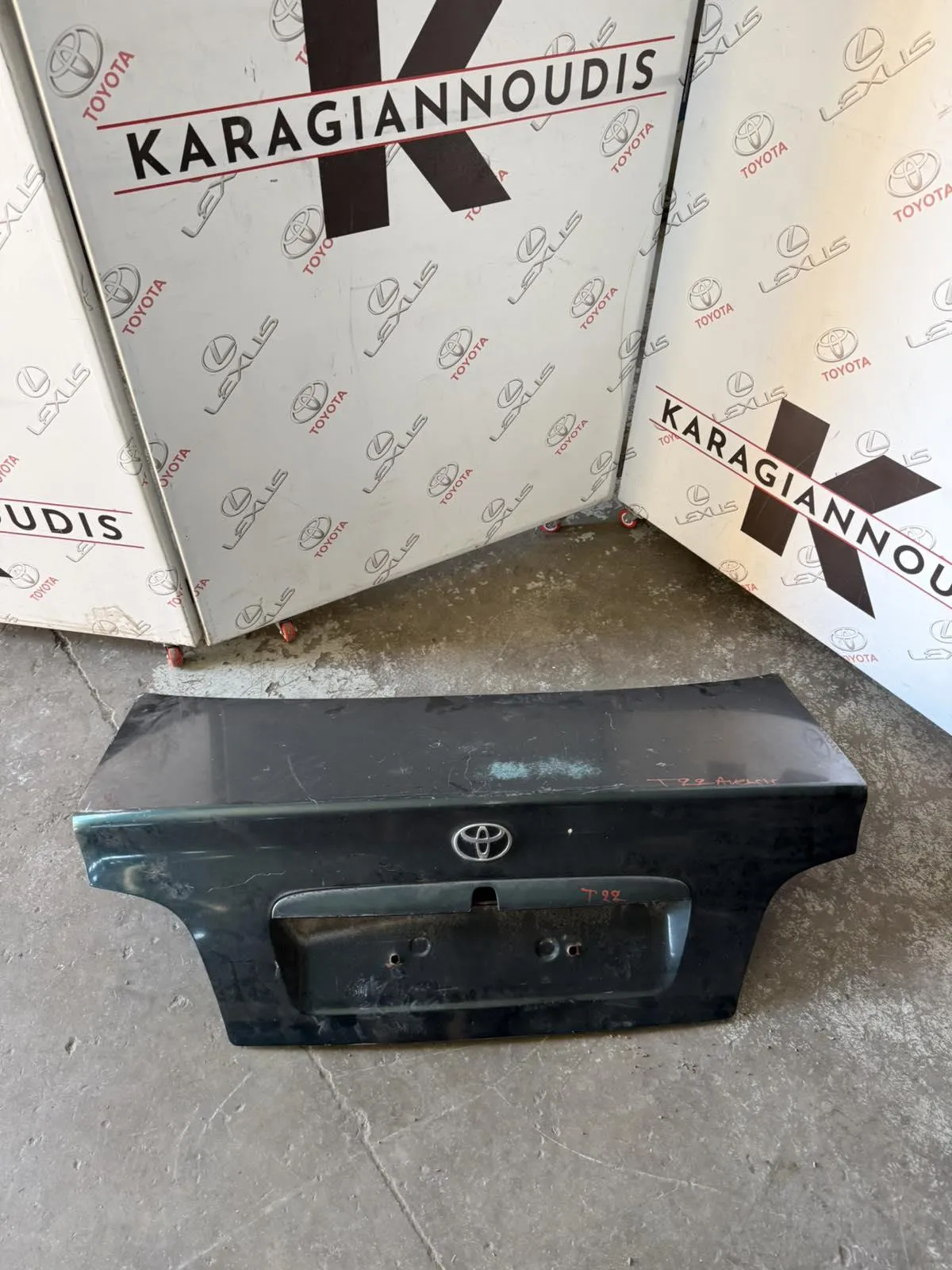 ΚΑΠΟ ΟΠΙΣΘΙΟ Toyota AVENSIS T22 1997 – 2001