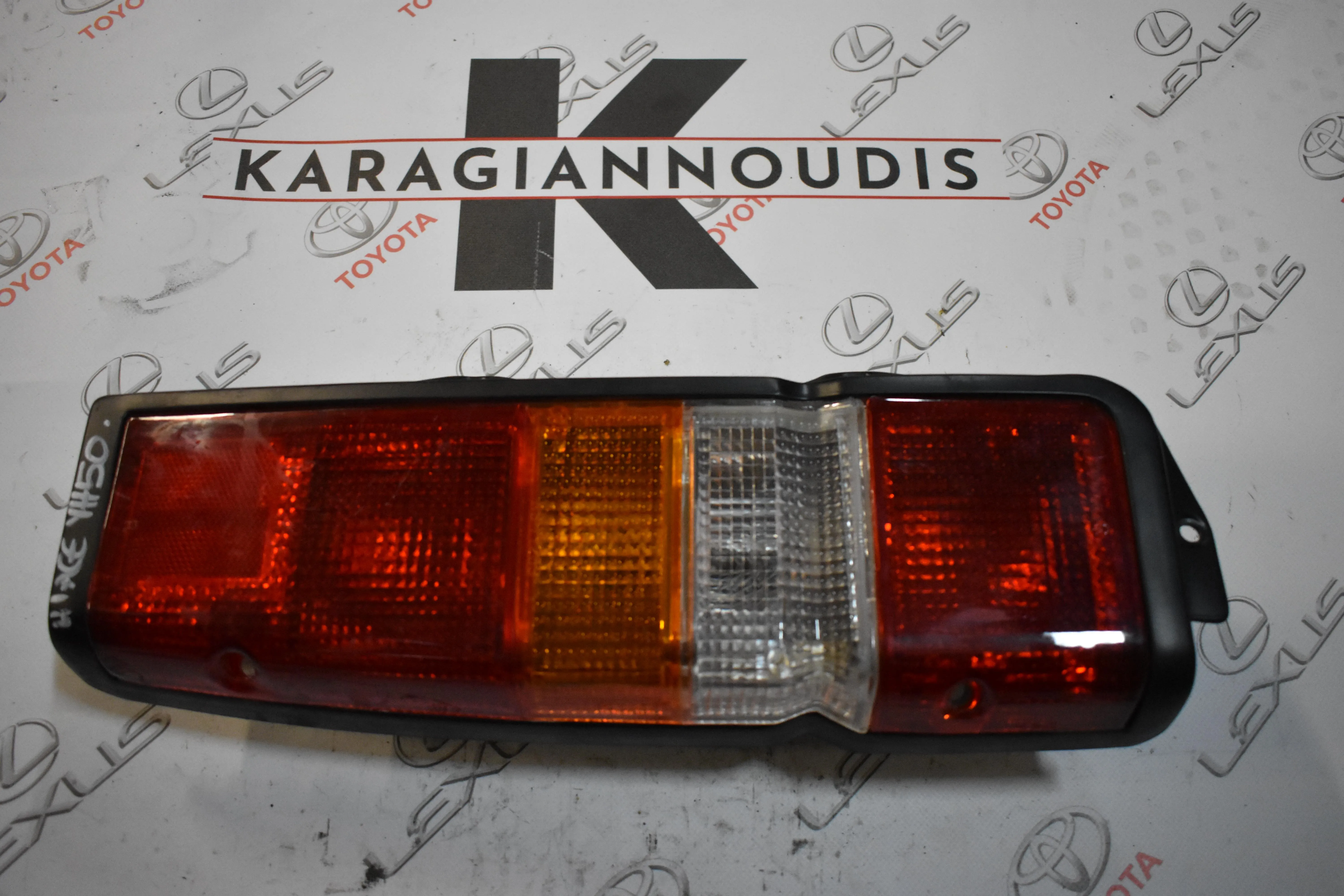 ΦΑΝΑΡΙ -Ο- ΔΕΞΙ Toyota HIACE YH50 1982 – 1988