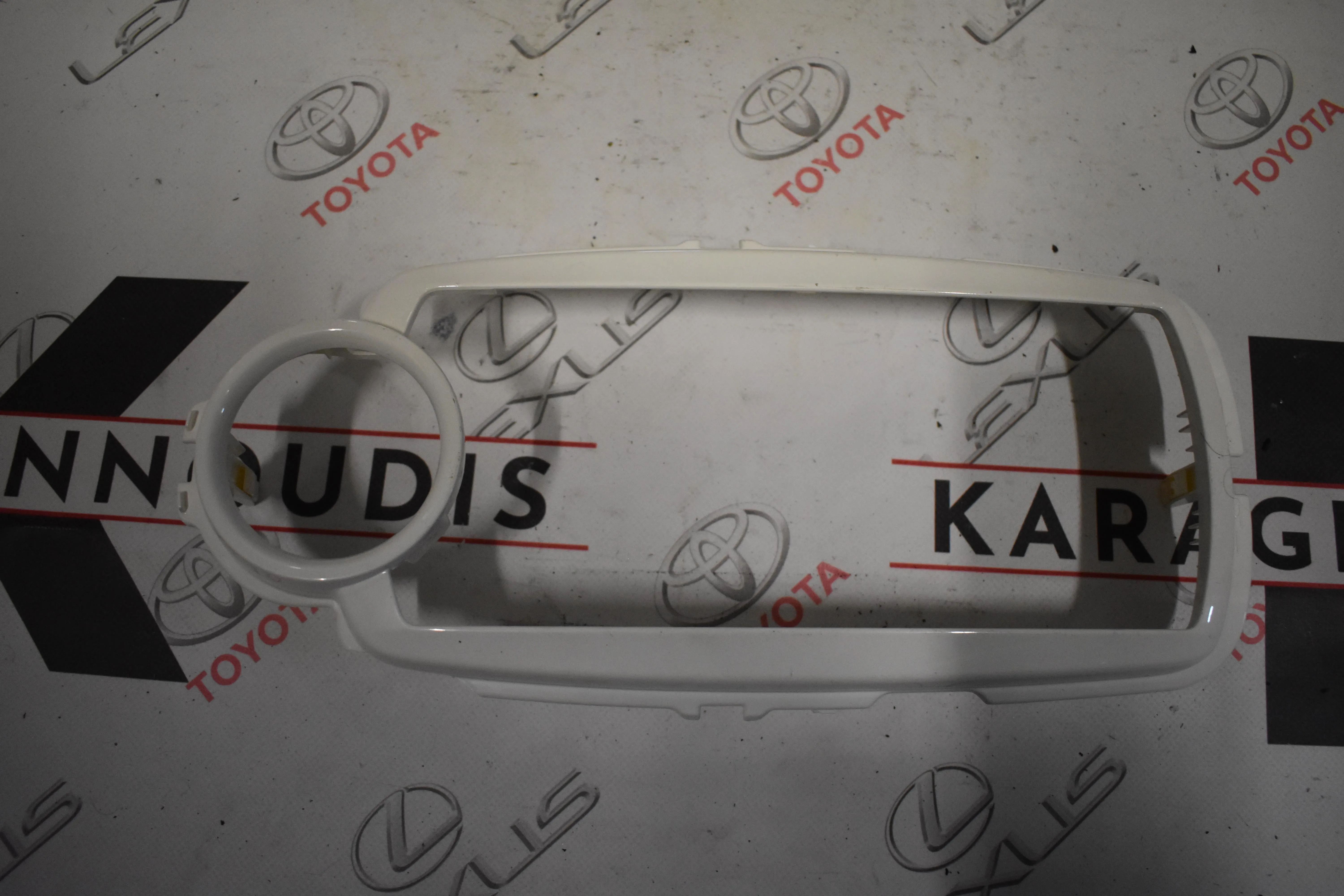 ΚΟΝΣΟΛΑ Toyota Yaris 2014 – 2018