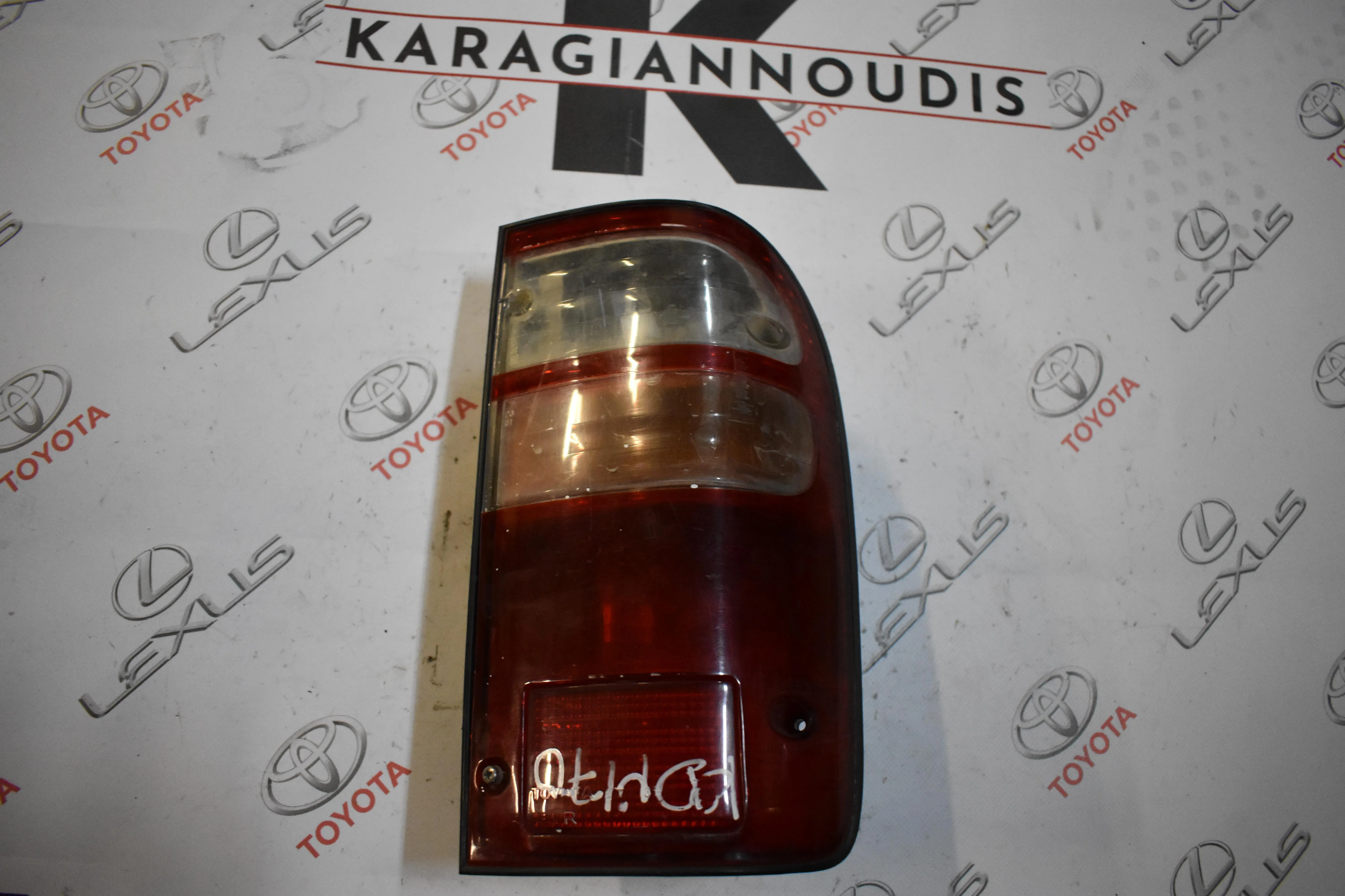 ΦΑΝΑΡΙ -Ο- ΔΕΞΙ Toyota HILUX  KDN170 2002 – 2005