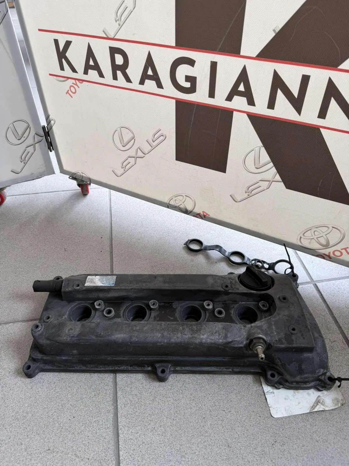 ΨΕΥΤΟΚΑΠΑΚΟ ΜΗΧΑΝΗΣ  Toyota AVENSIS T25 2003 – 2008