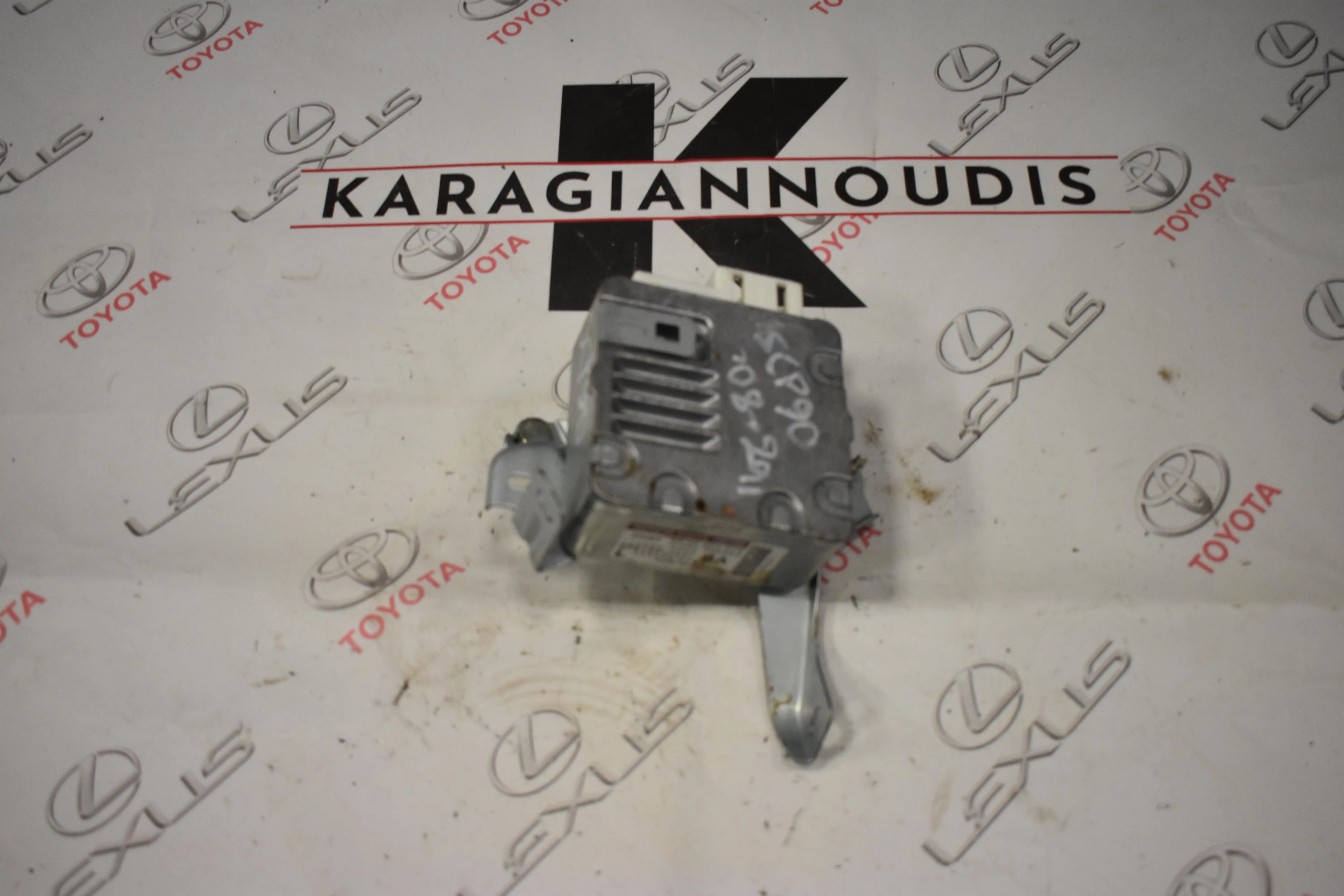 ΠΛΑΚΈΤΕΣ Toyota YARIS SCP90 2006 – 2009