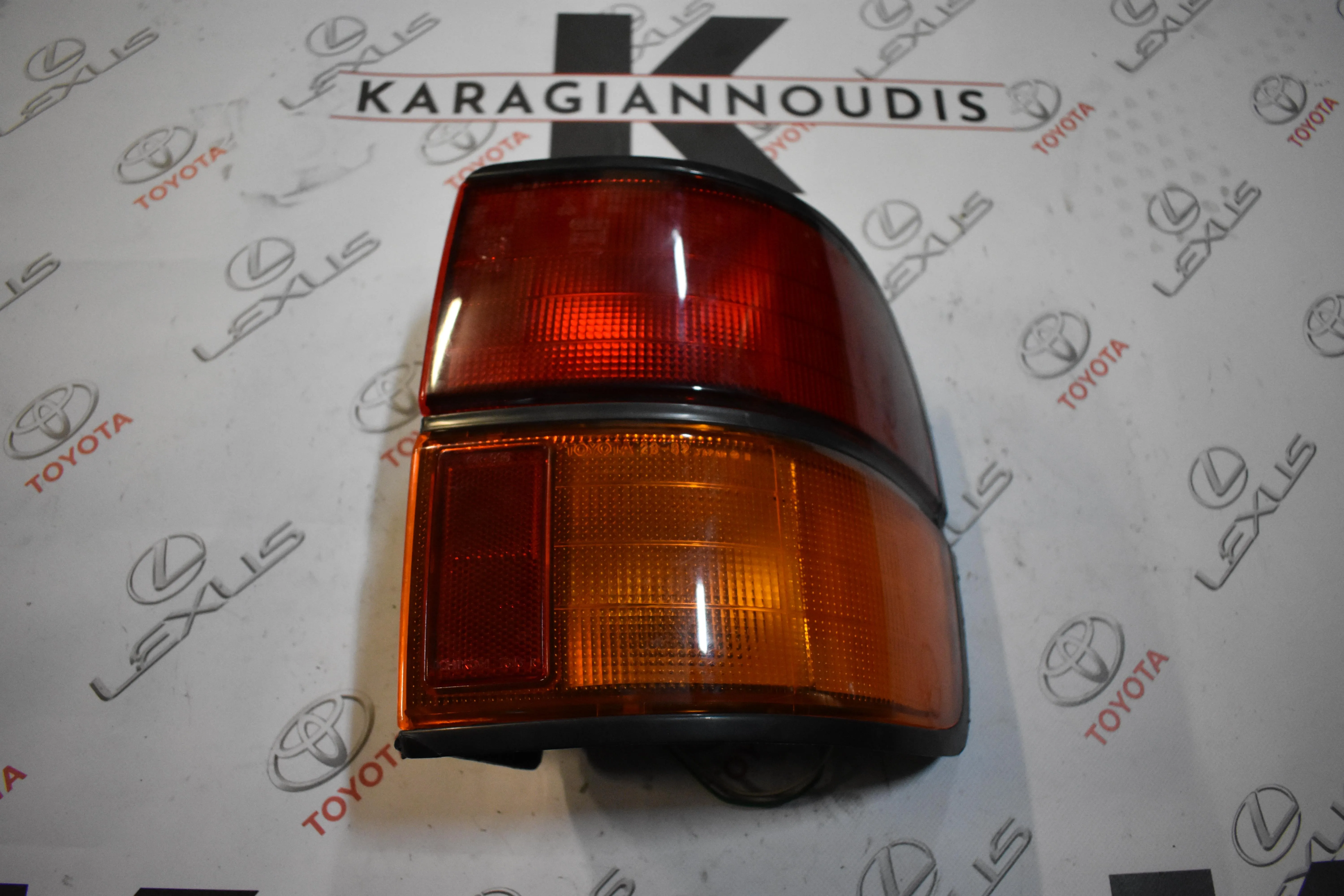 ΦΑΝΑΡΙ -Ο- ΔΕΞΙ Toyota LITE ACE  KR27 1986 – 1991