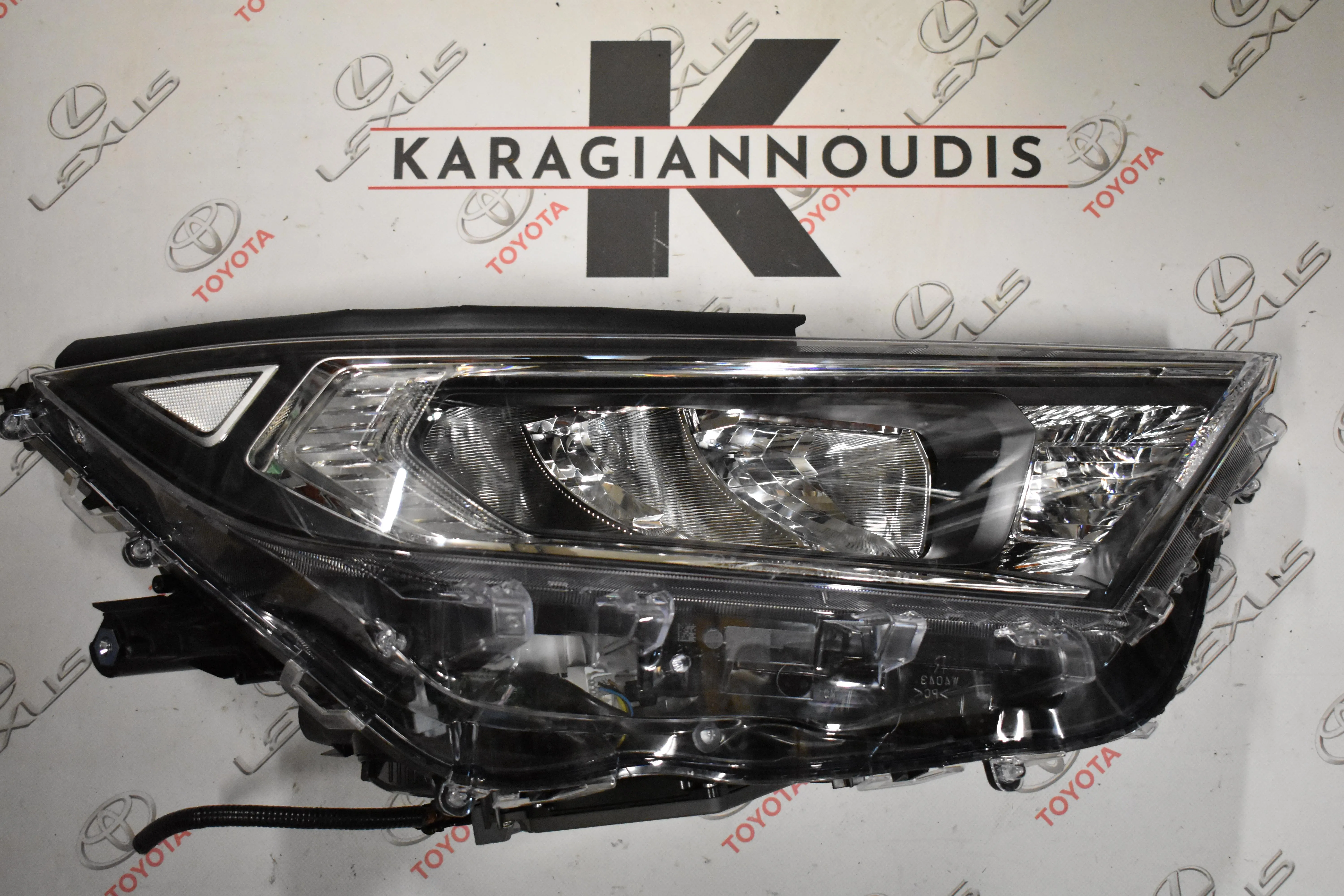 ΦΑΝΑΡΙ -Ε- ΔΕΞΙ  Toyota RAV 4 2019 – 2023