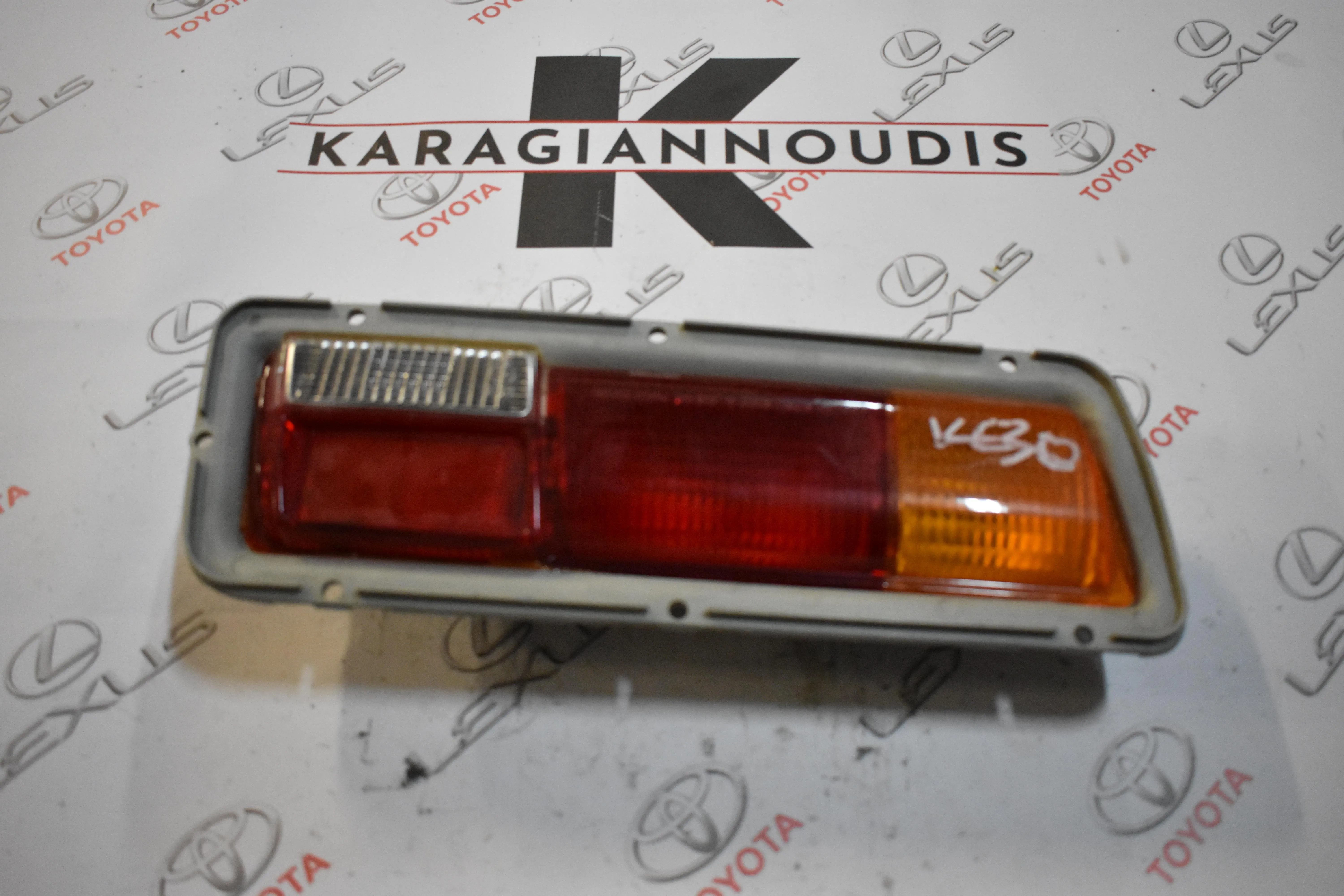 ΦΑΝΑΡΙ -Ο- ΔΕΞΙ Toyota COROLLA KE30 1976 – 1979