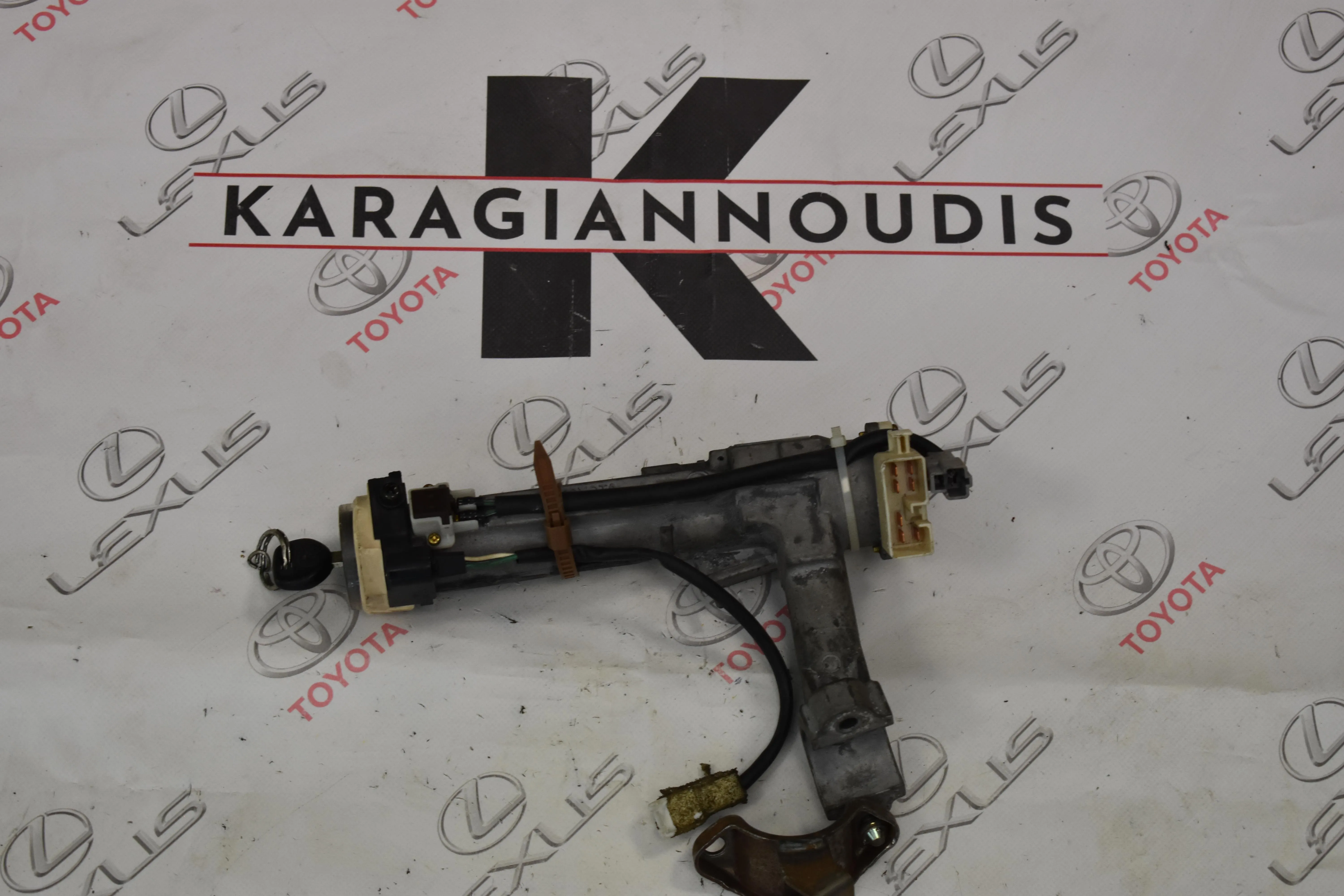 ΚΛΕΙΔΑΡΙΑ Toyota Hiace 1995 – 2005