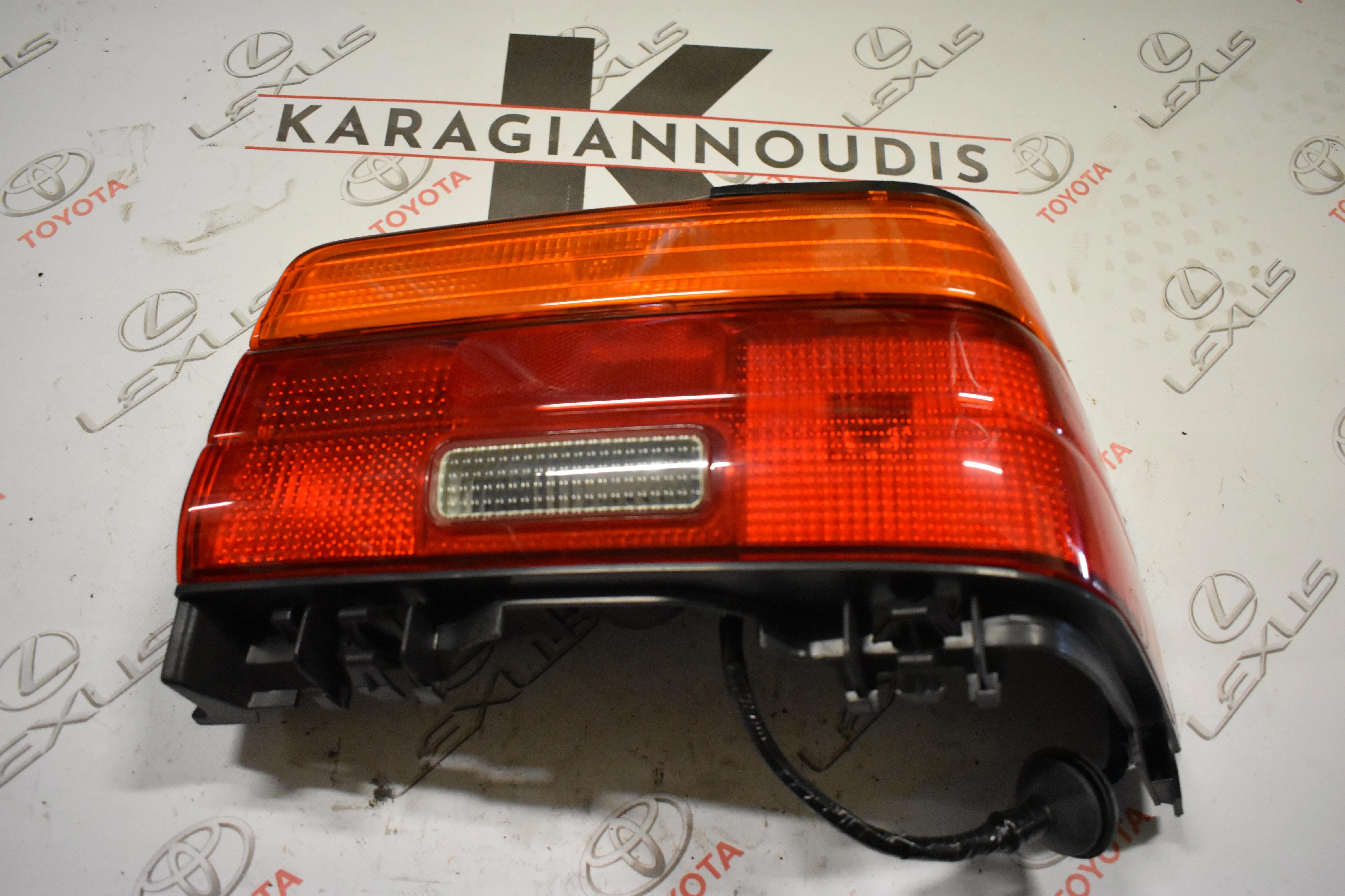ΦΑΝΑΡΙ -Ο- ΔΕΞΙ Toyota COROLLA EE101 SDN 1992 – 1997
