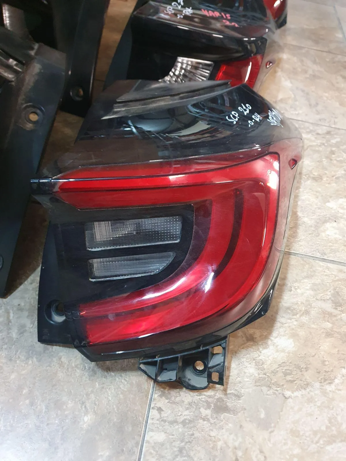 ΦΑΝΑΡΙ -Ο- ΔΕΞΙ  Toyota YARIS XP210 2020 – 2023