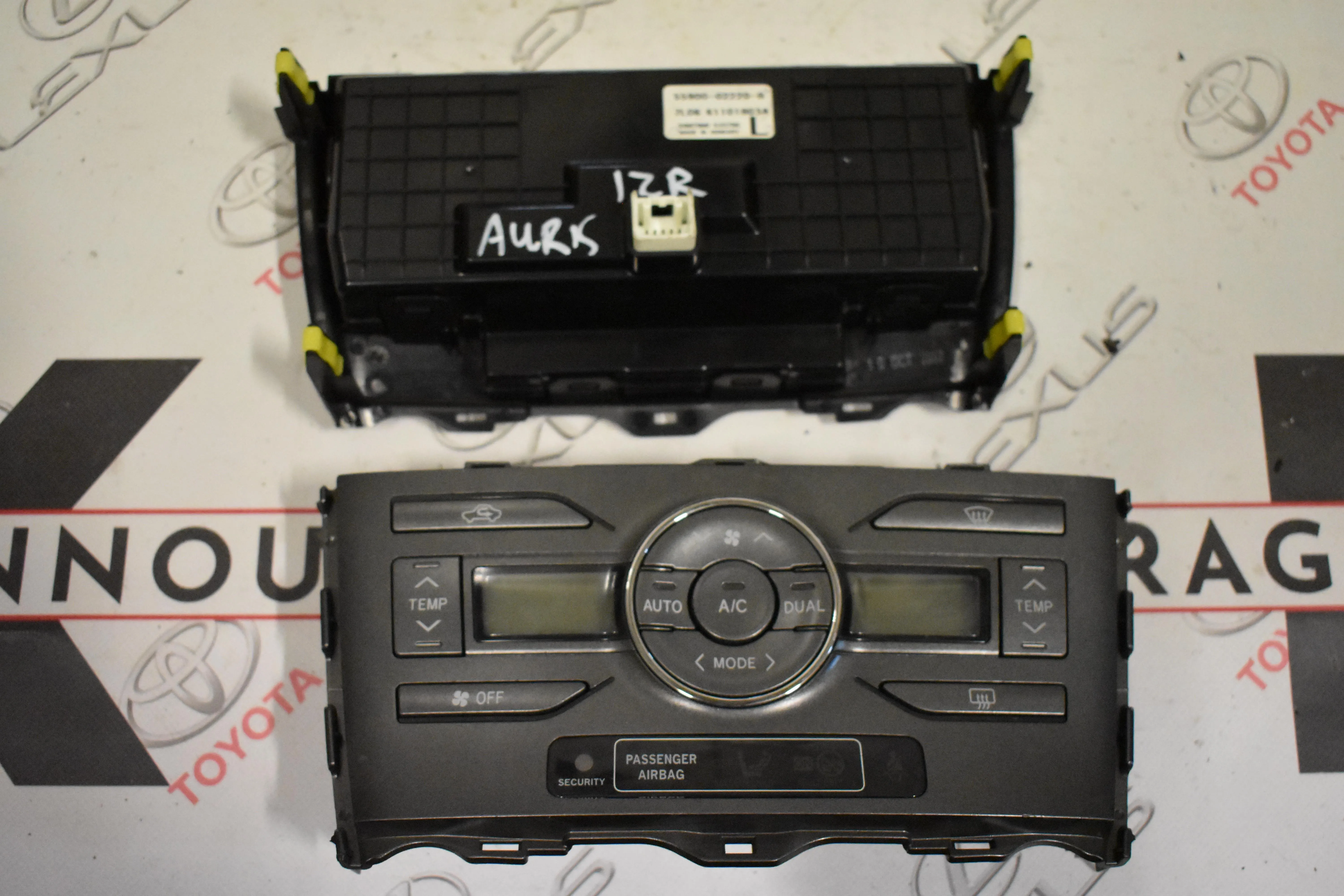 ΚΟΝΣΟΛΑ Toyota Auris 2007 – 2012