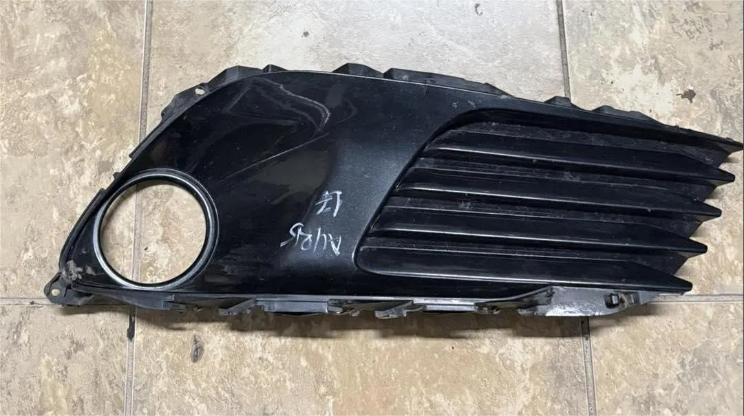 ΜΑΣΚΑ Toyota Auris 2015 – 2017