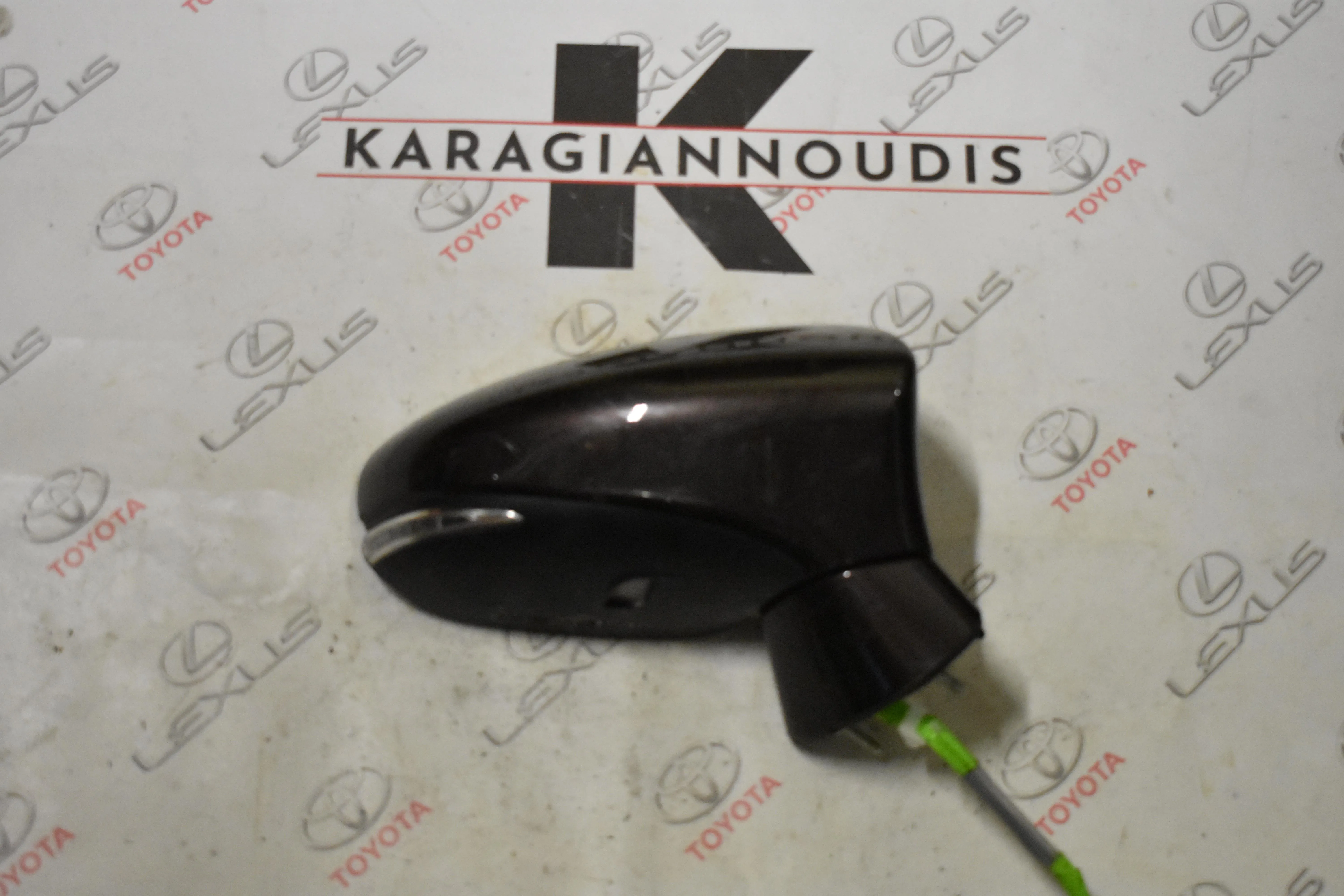 ΚΑΘΡΕΠΤΗΣ ΔΕΞΙΟΣ 15 ΚΑΛ Lexus CT 200 2011 – 2017