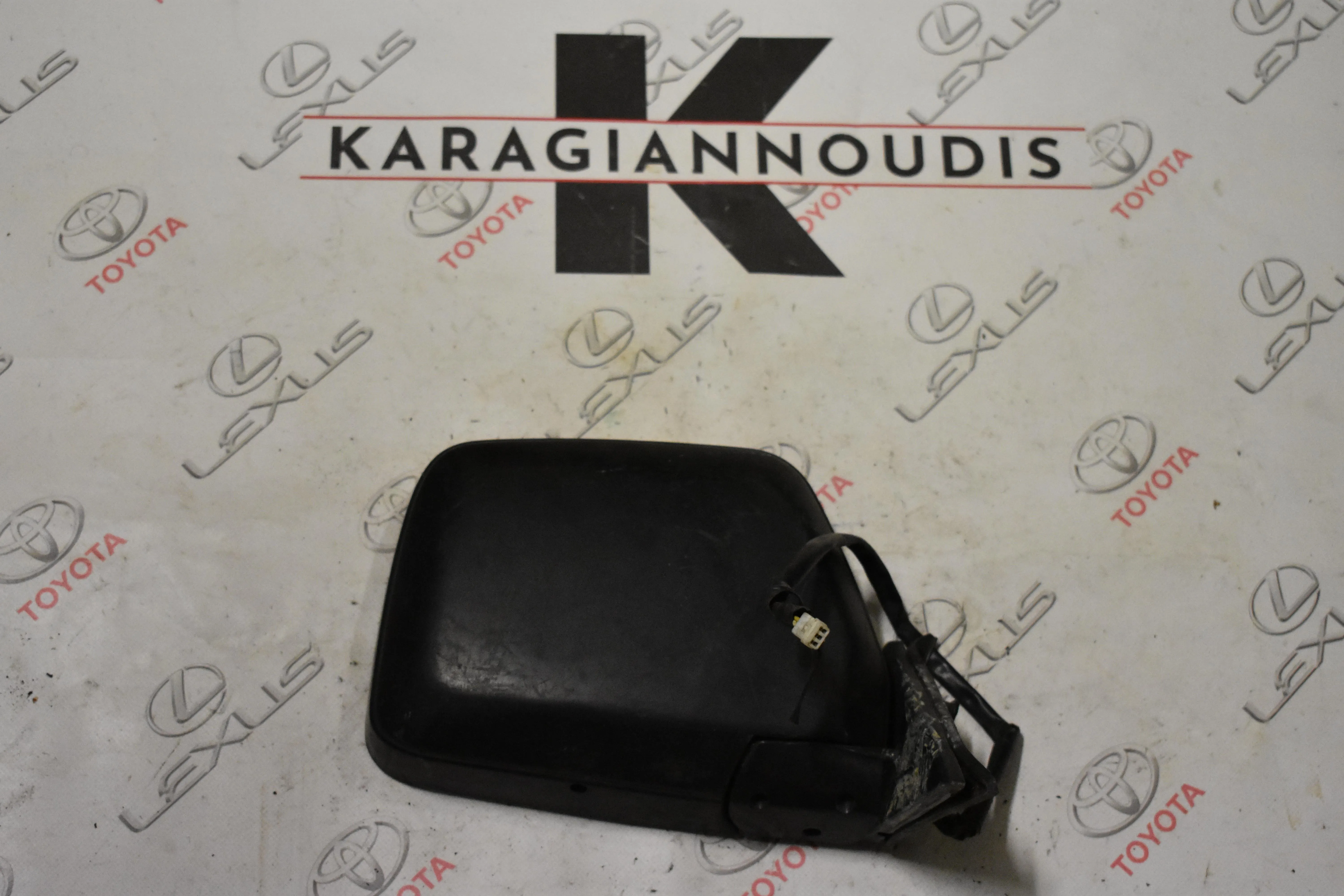 ΚΑΘΡΕΠΤΗΣ ΔΕΞΙΟΣ 3 ΚΑΛ Toyota LITA ACE KM36 1984 – 1988