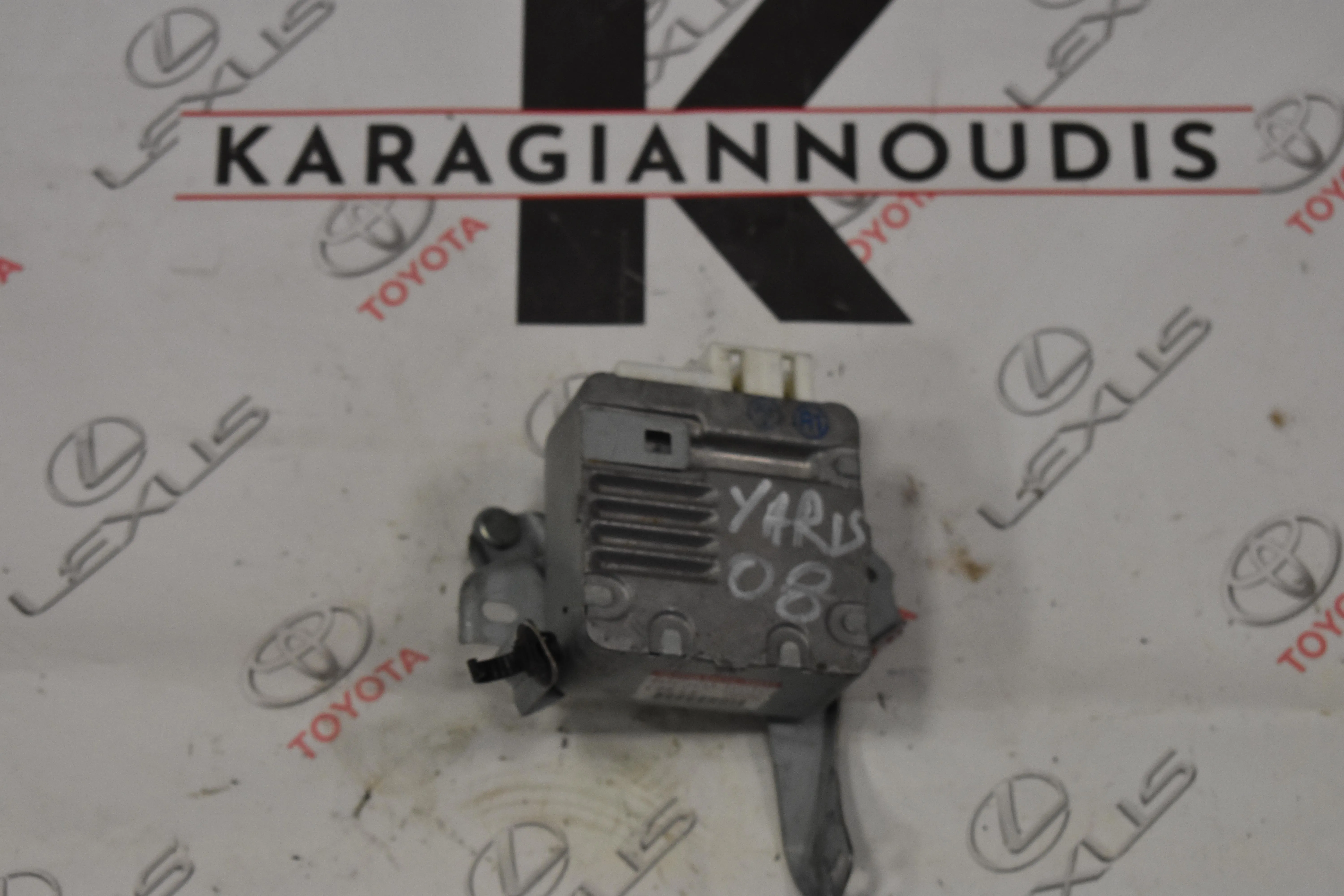 ΠΛΑΚΈΤΕΣ Toyota Yaris 2006 – 2009