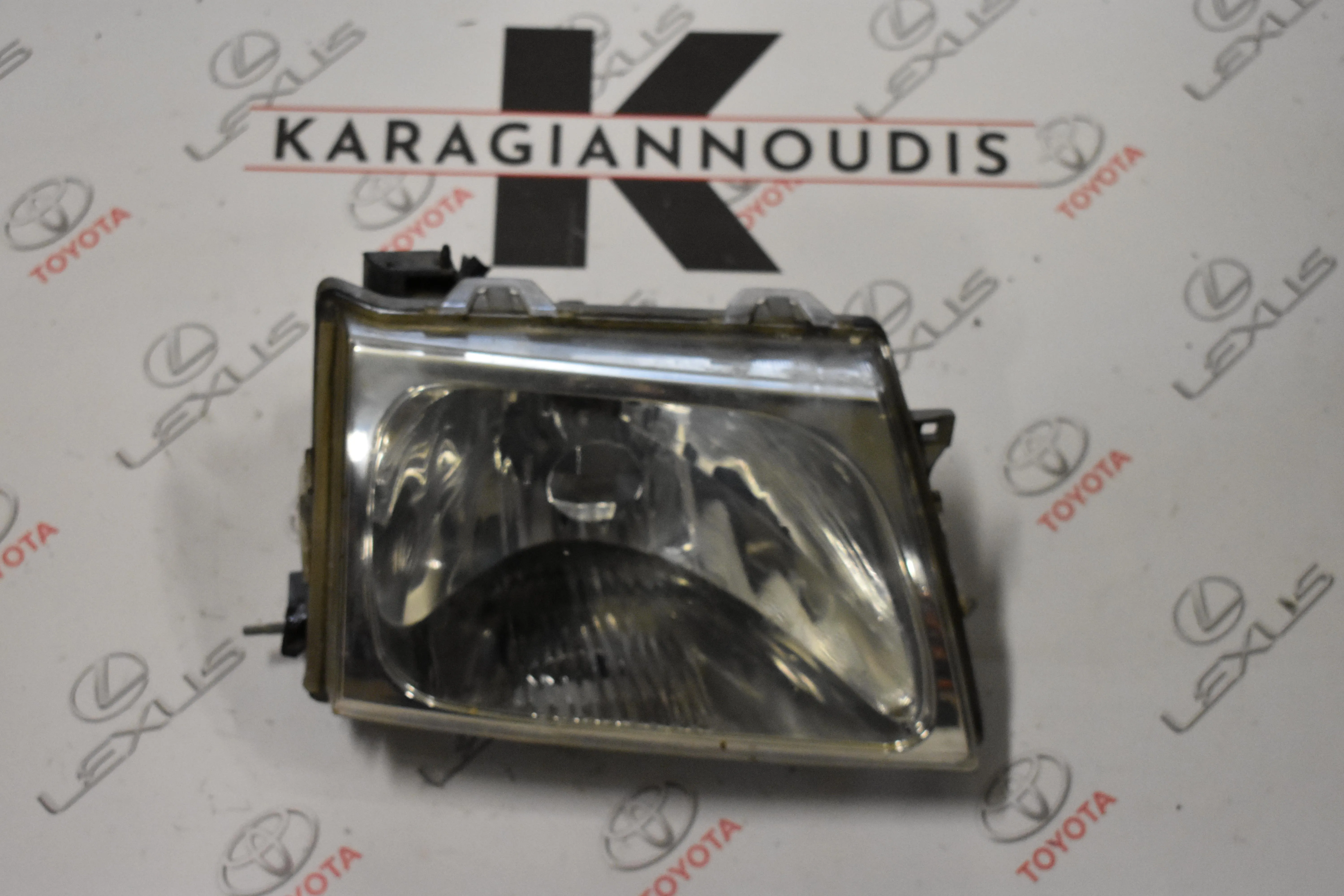 ΦΑΝΑΡΙ -Ε- ΔΕΞΙ  Toyota HILUX KDN145/170 2002 – 2005