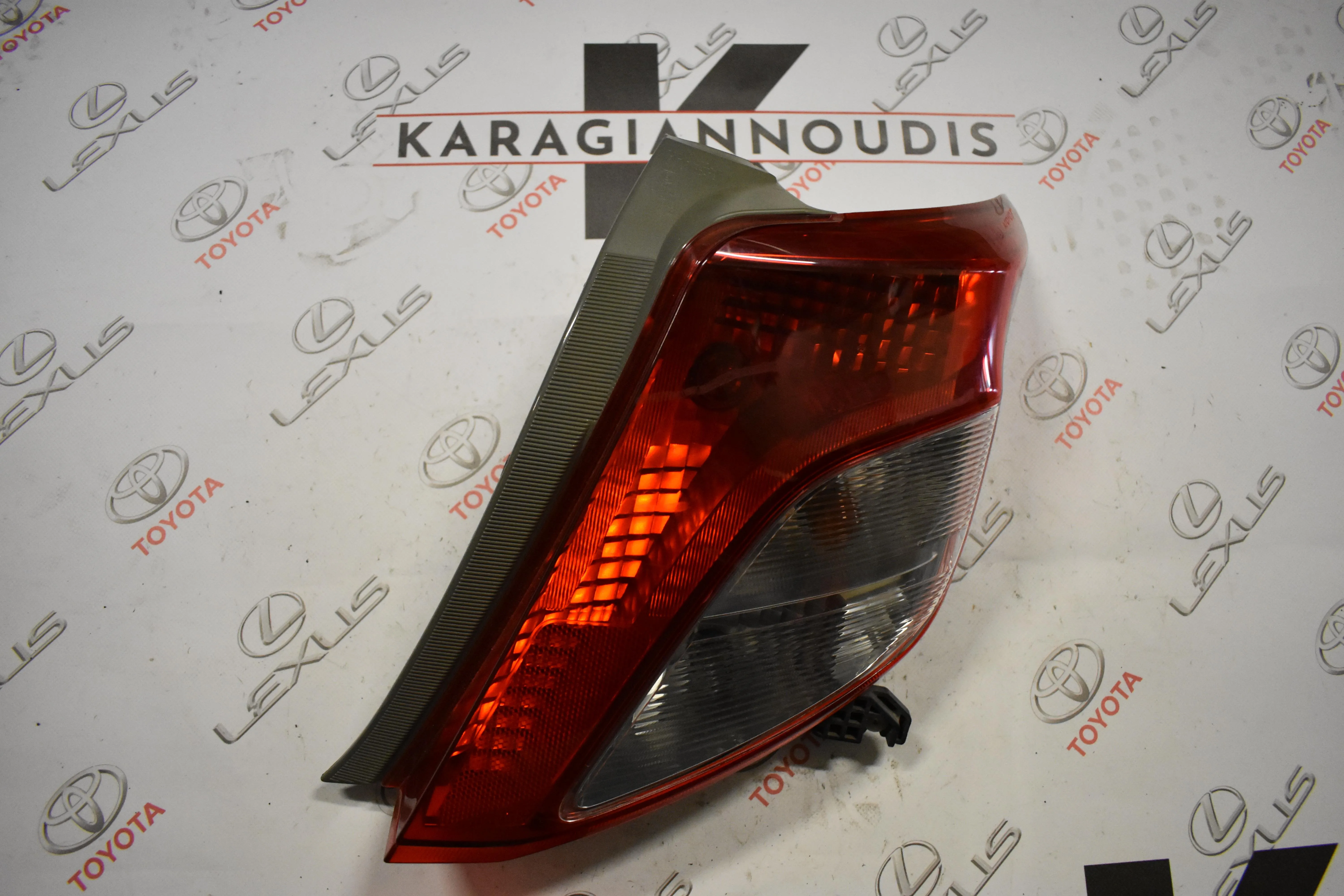 ΦΑΝΑΡΙ -Ο- ΔΕΞΙ Toyota YARIS SCP130 2012 – 2014