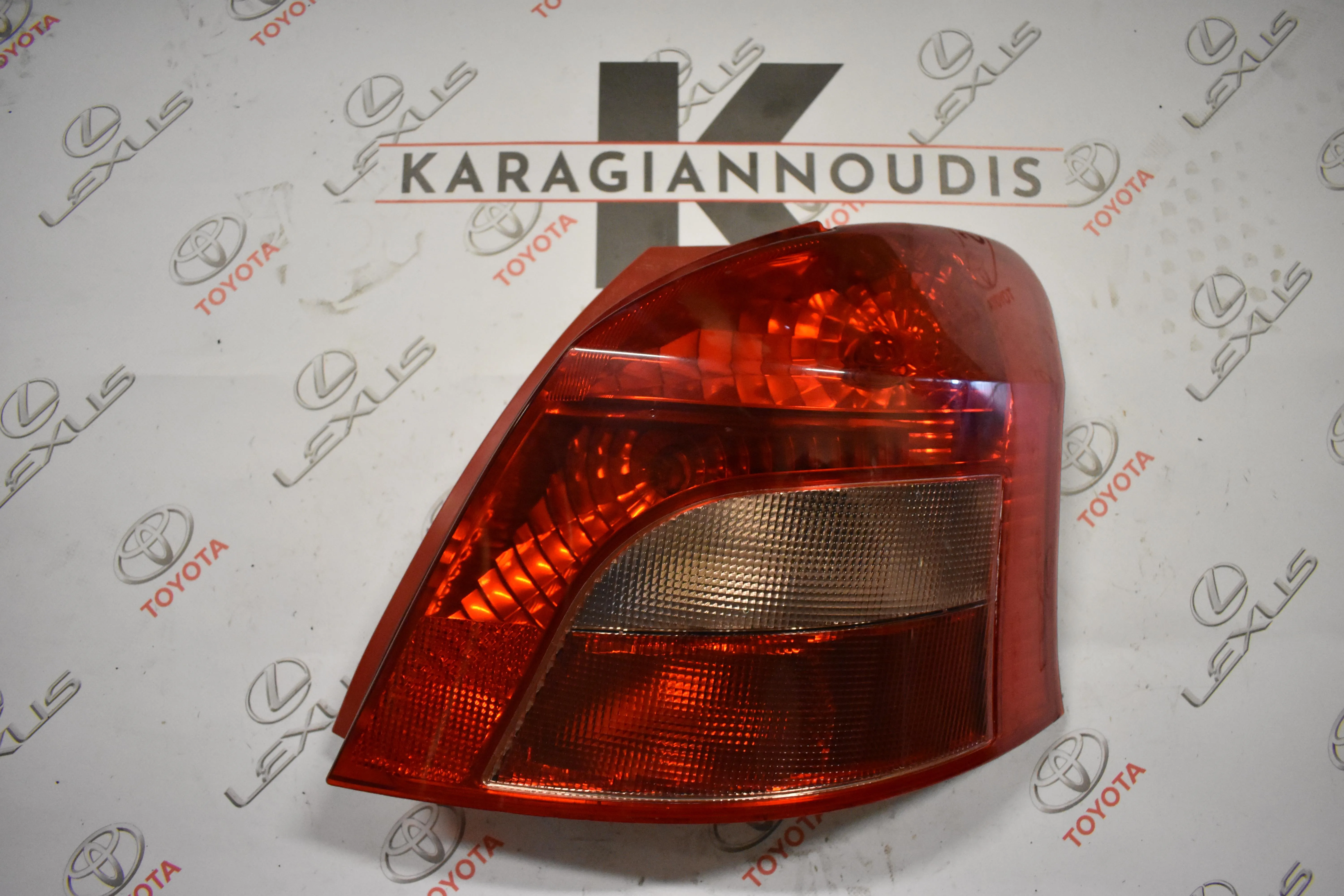 ΦΑΝΑΡΙ -Ο- ΔΕΞΙ Toyota YARIS SCP90 2006 – 2009